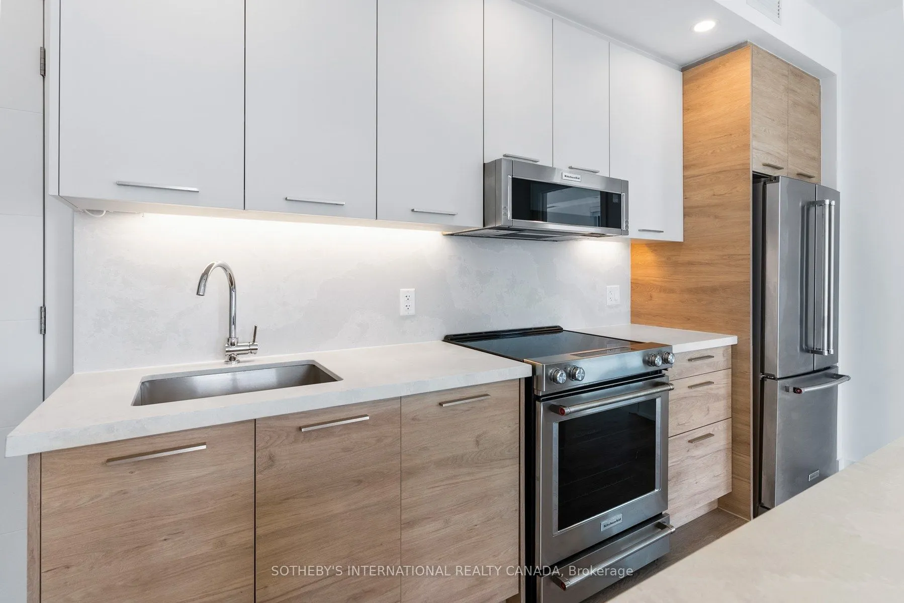 200 Redpath Avenue #1109