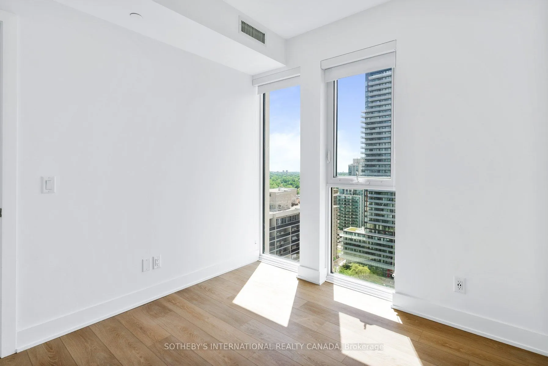 200 Redpath Avenue #1109