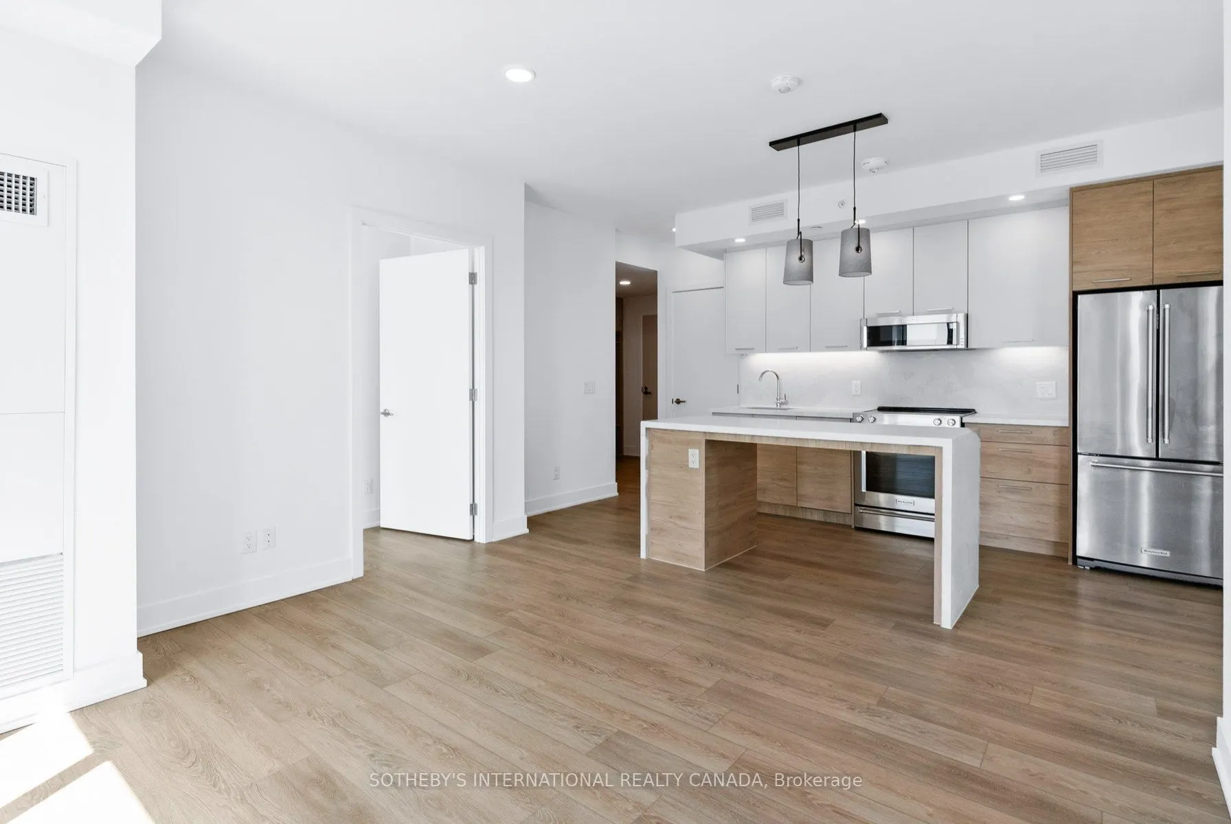 200 Redpath Avenue #1109