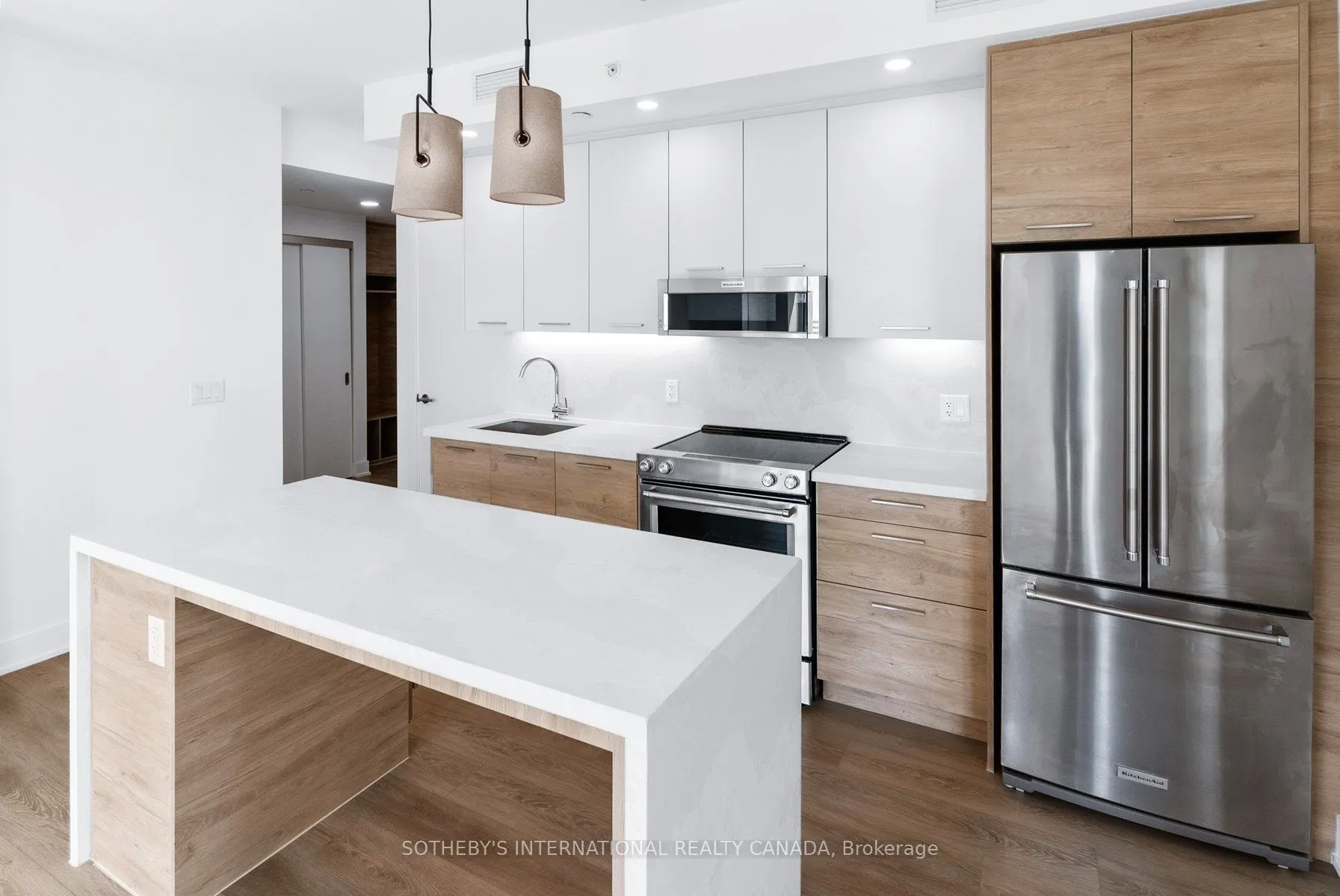 200 Redpath Avenue #1109