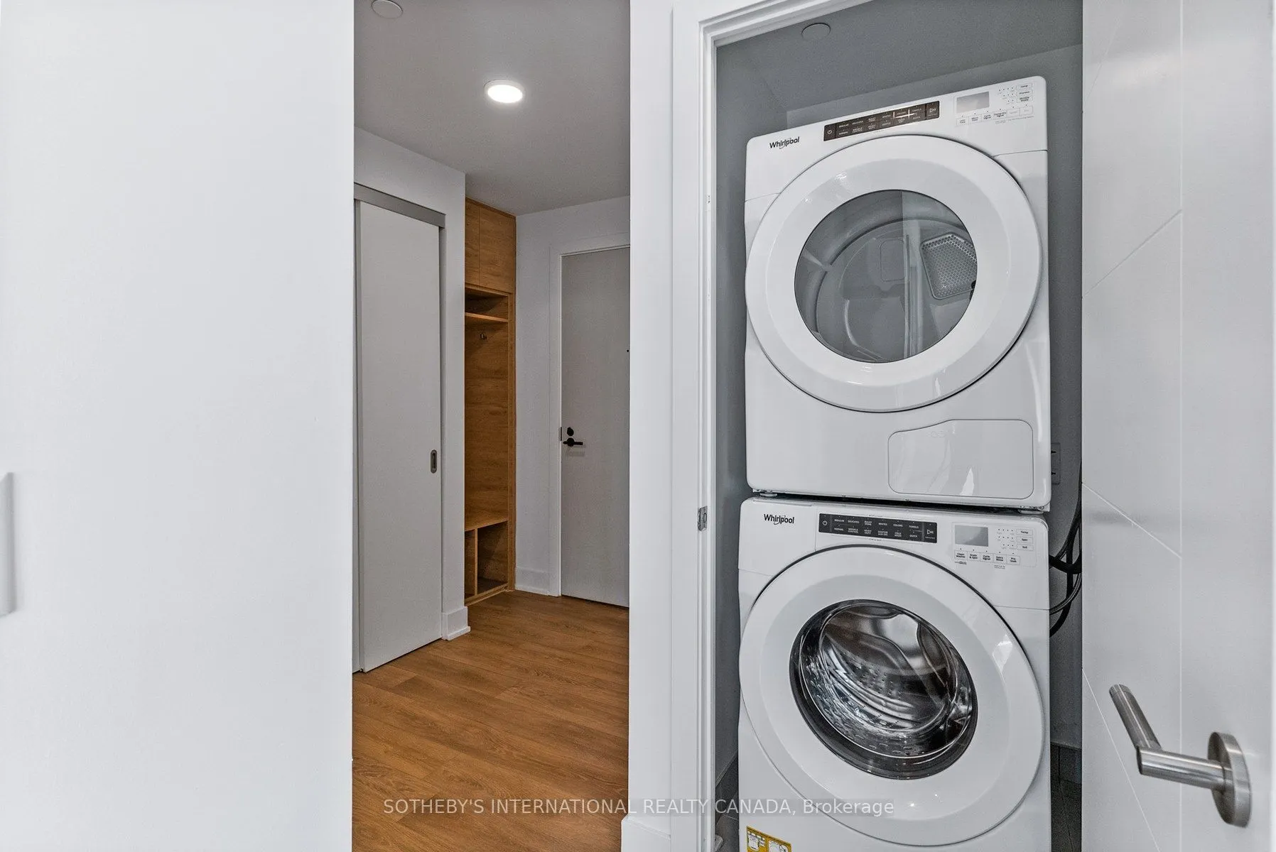 200 Redpath Avenue #1109