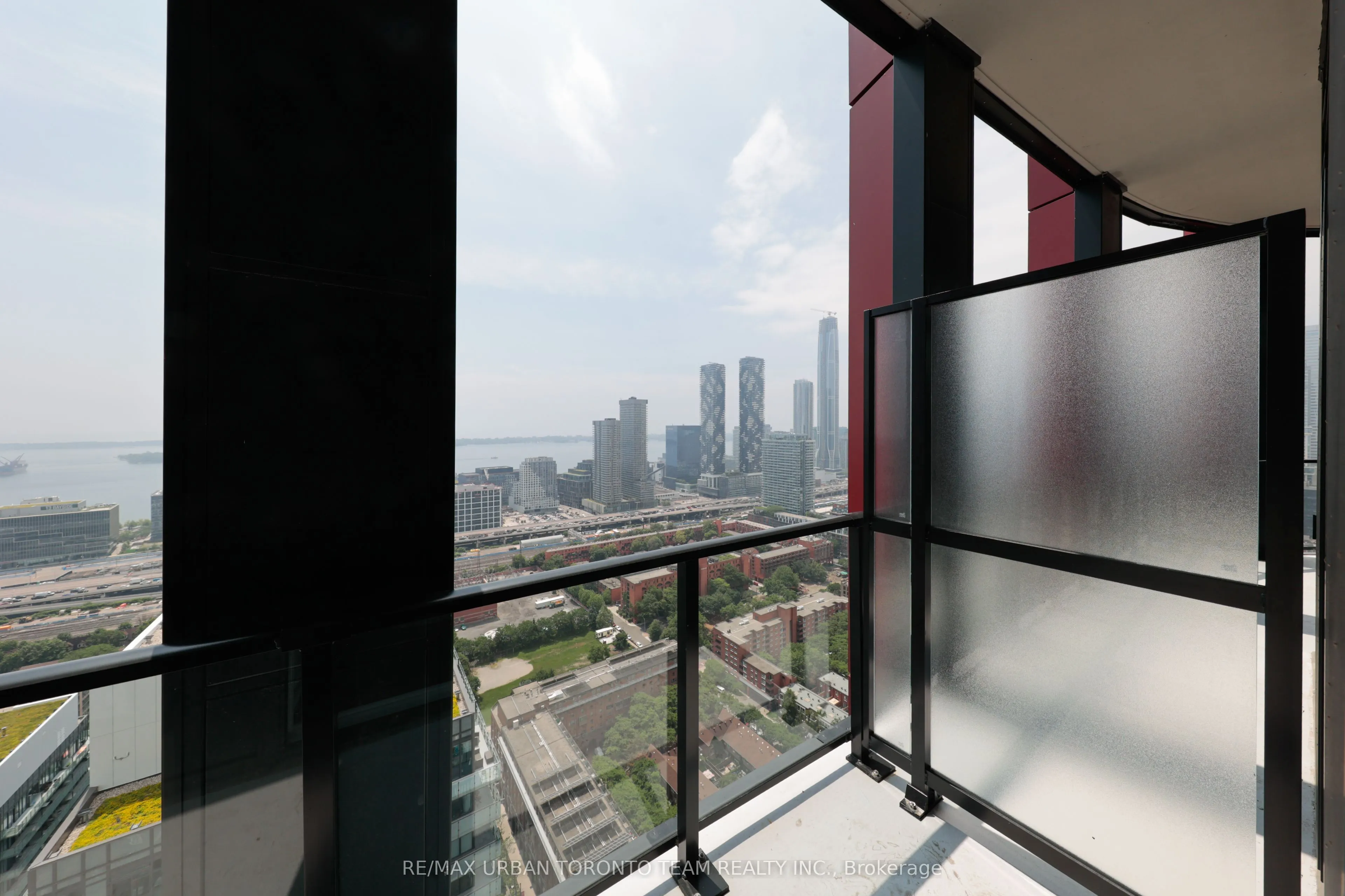 180 Front Street E #PH09