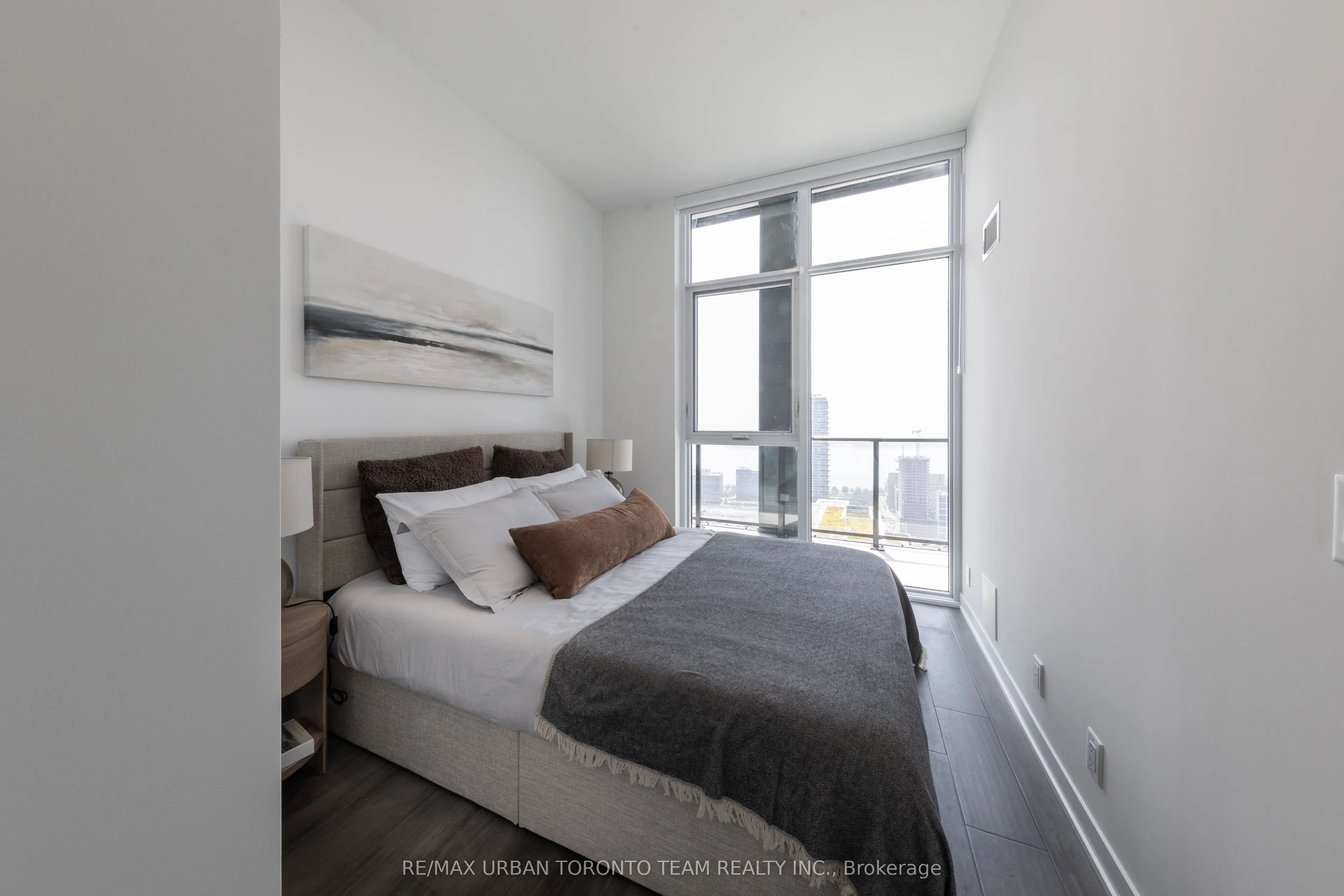 180 Front Street E #PH09