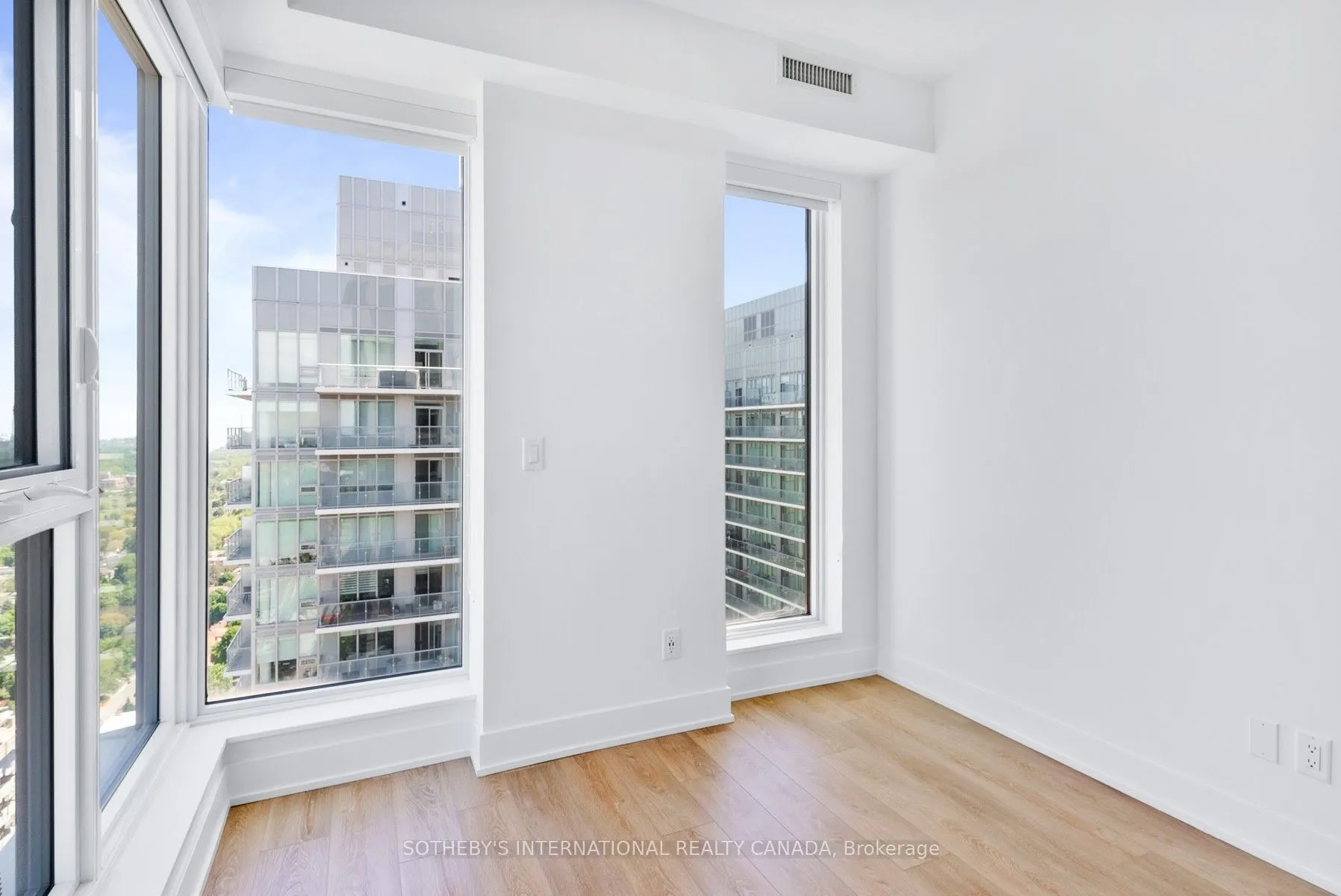 200 Redpath Avenue #2004