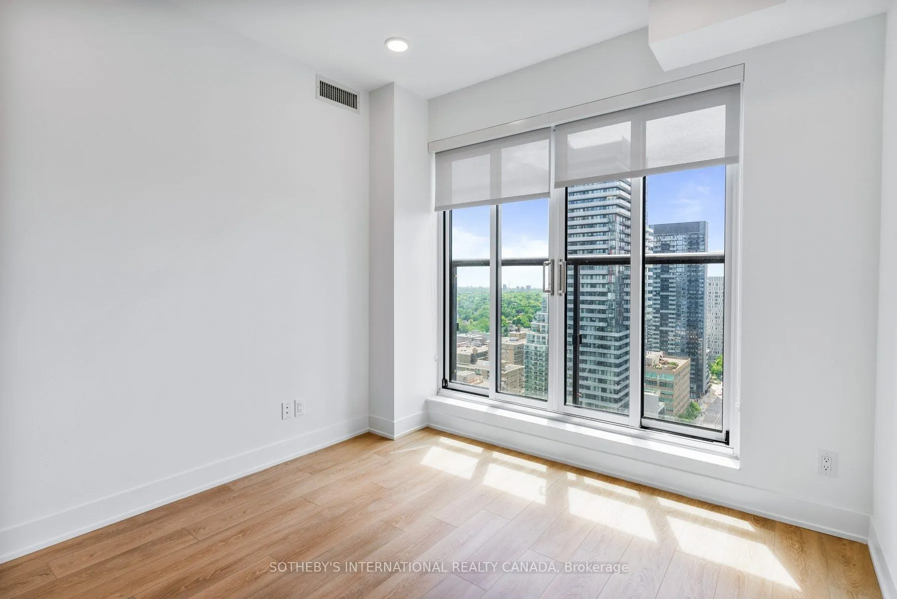 200 Redpath Avenue #303