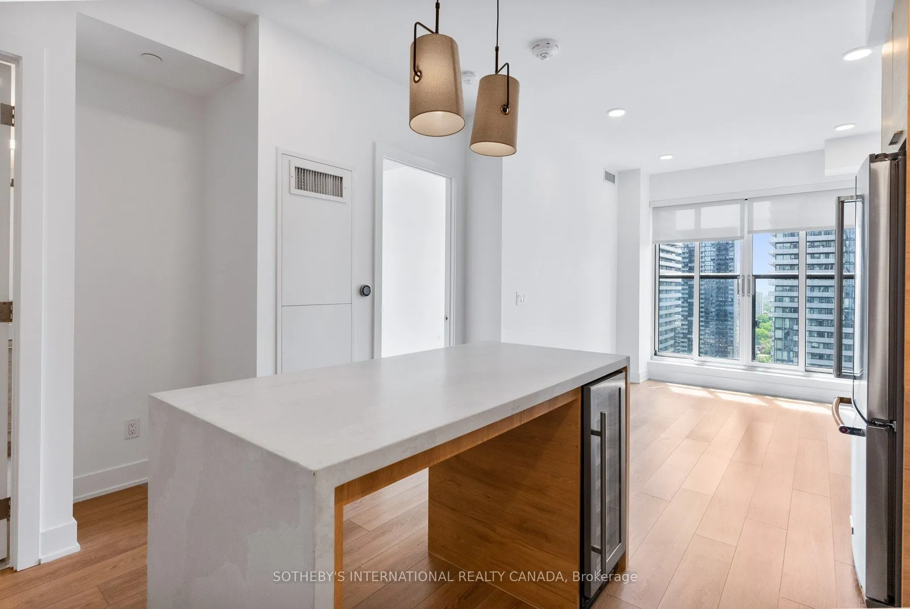 200 Redpath Avenue #303