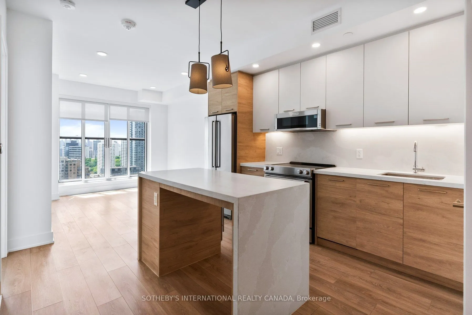 200 Redpath Avenue #303