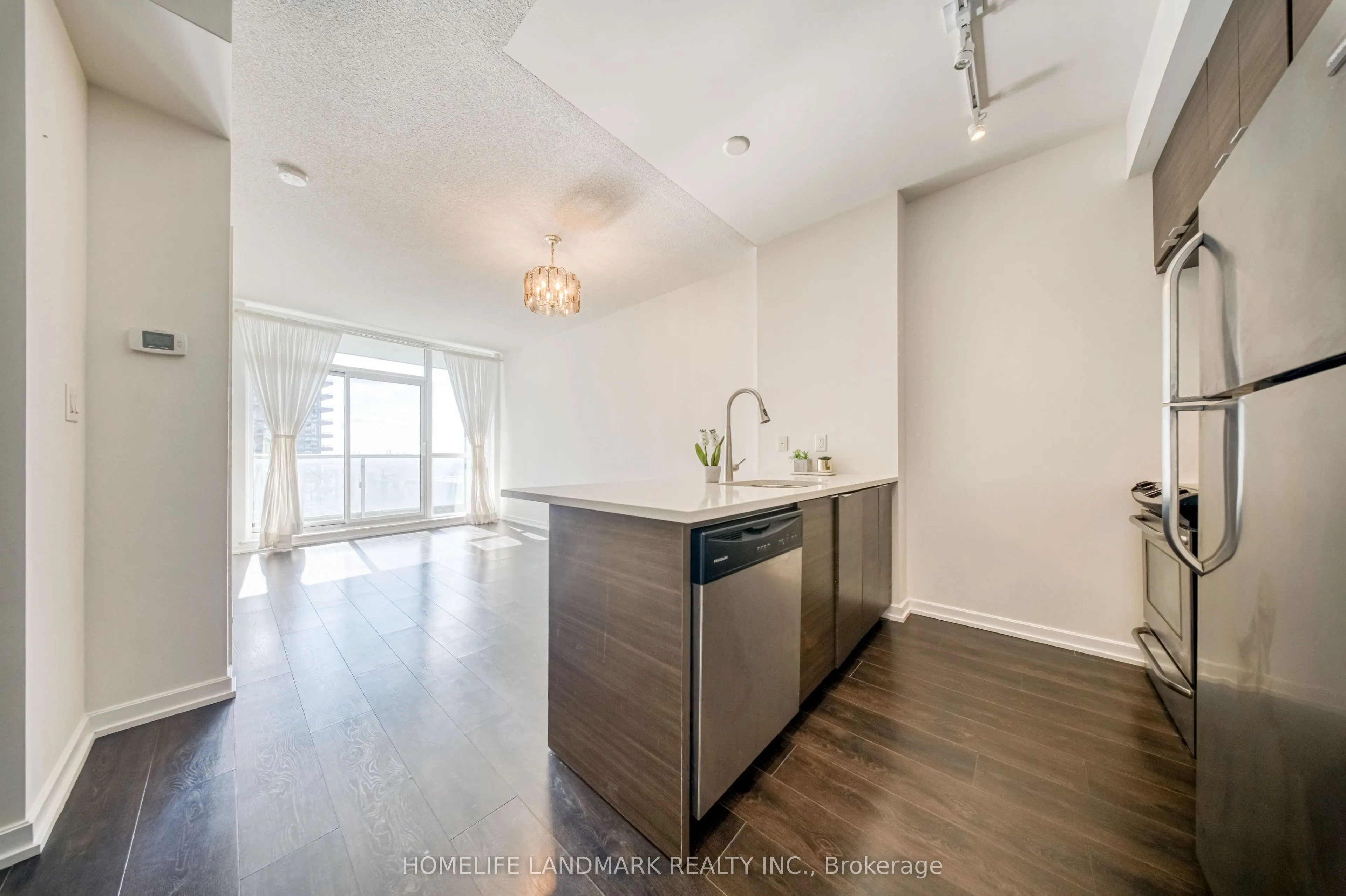 62 Forest Manor Road #1606