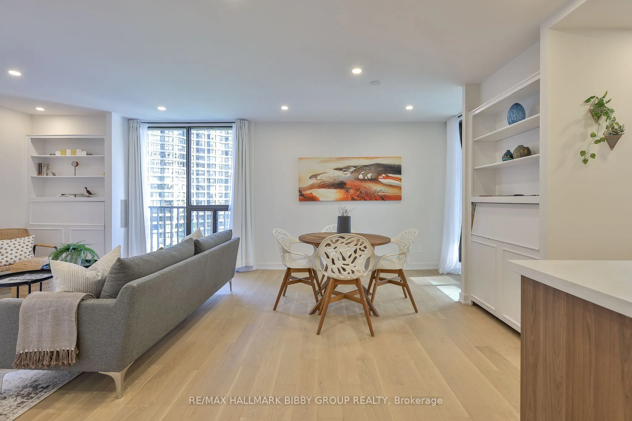 33 Harbour Square #1434