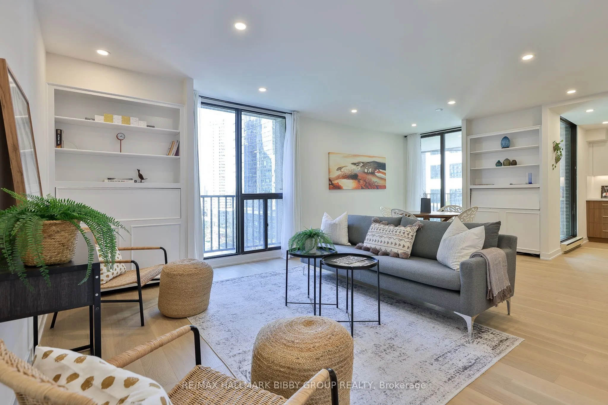 33 Harbour Square #1434