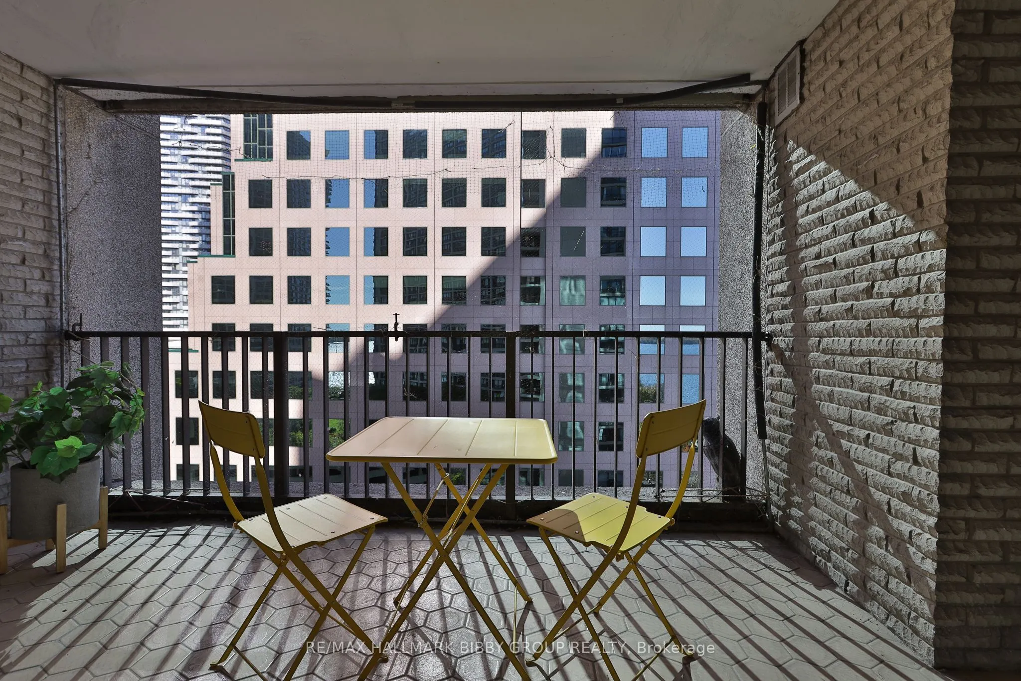 33 Harbour Square #1434