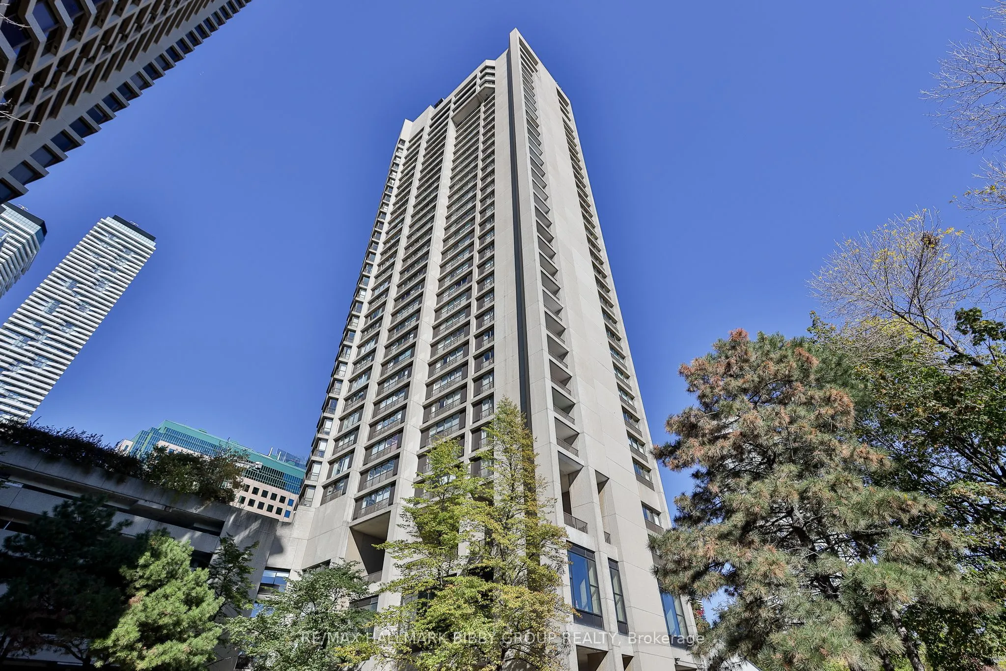 33 Harbour Square #1434
