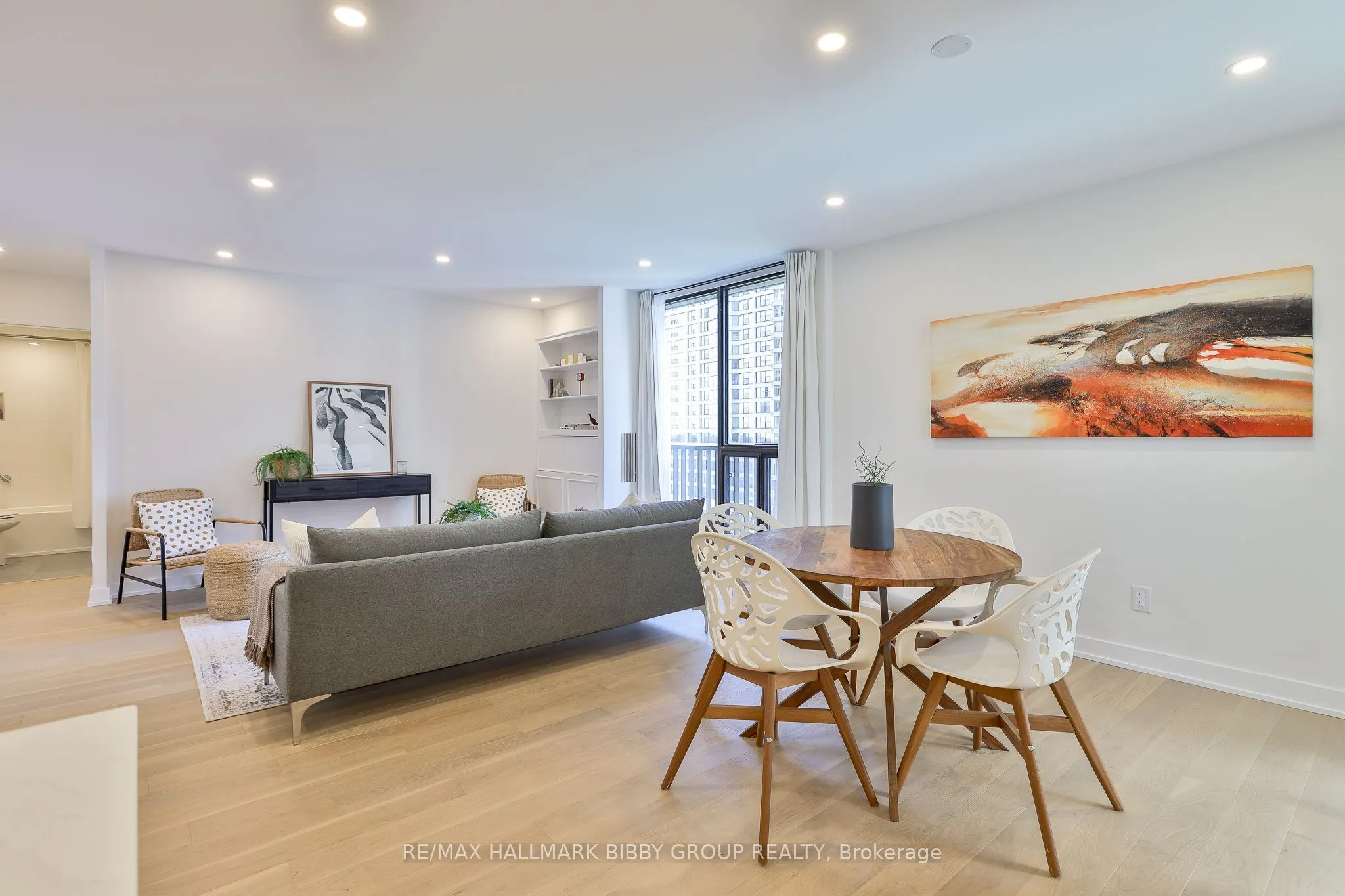 33 Harbour Square #1434