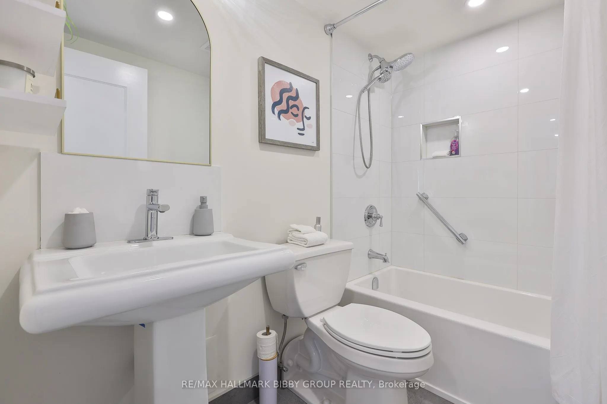 33 Harbour Square #1434