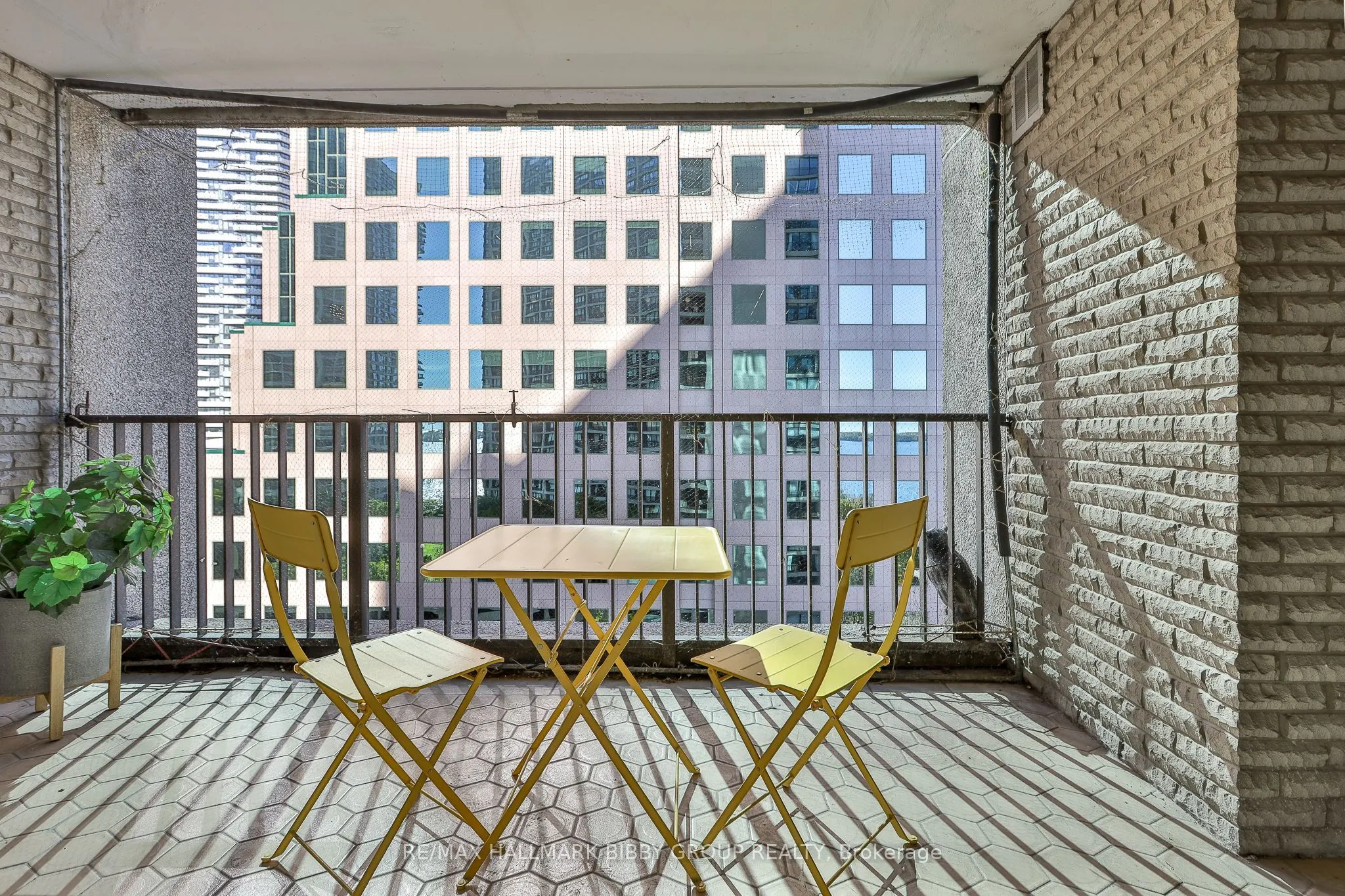 33 Harbour Square #1434