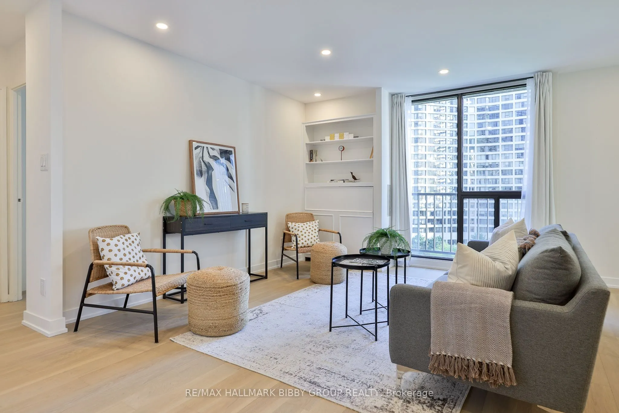 33 Harbour Square #1434