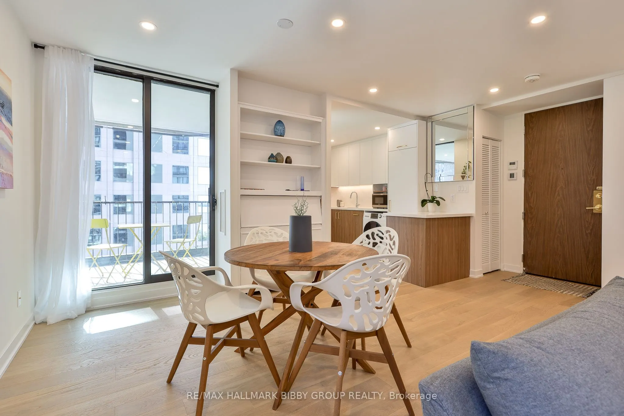 33 Harbour Square #1434