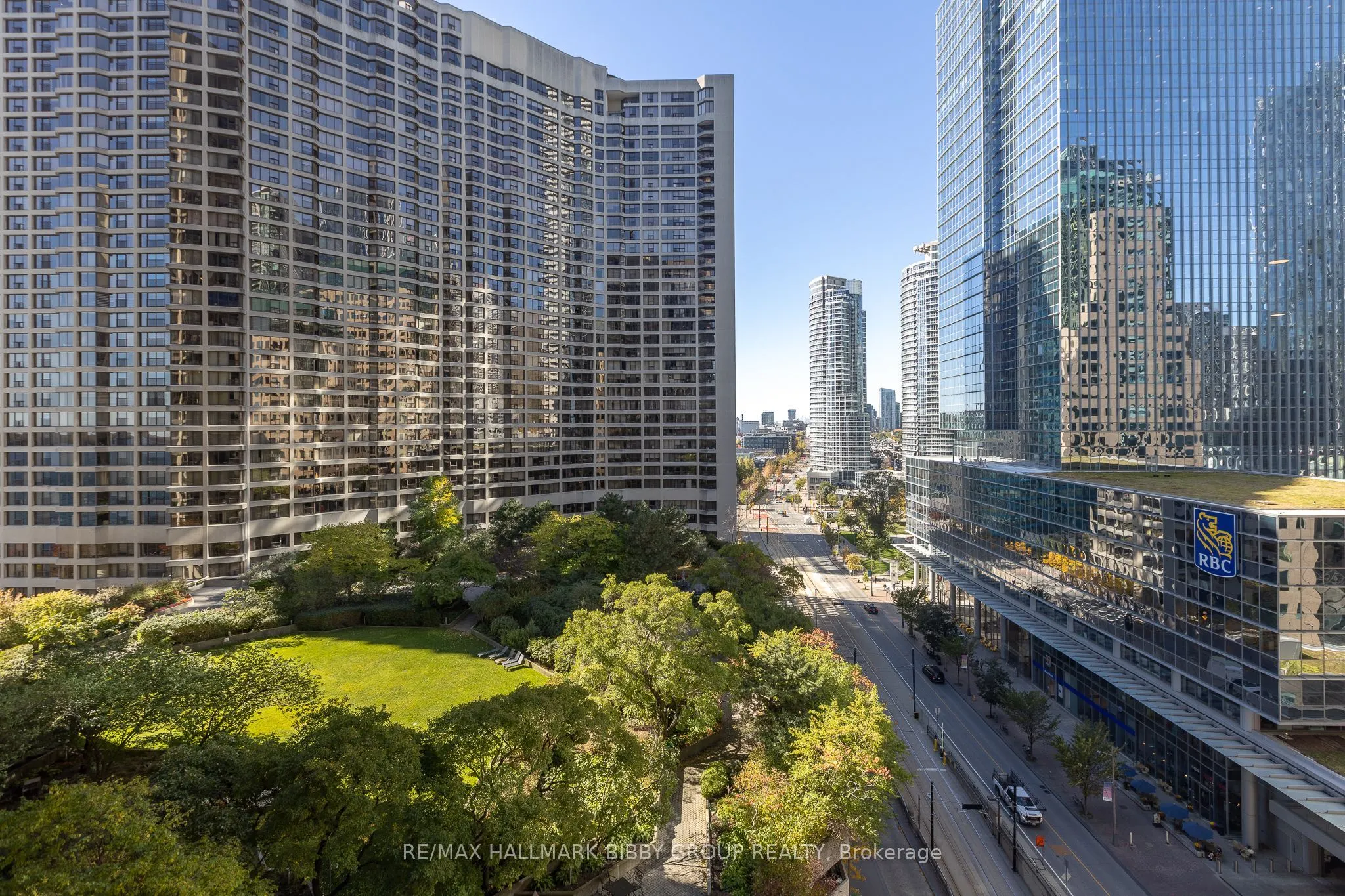 33 Harbour Square #1434