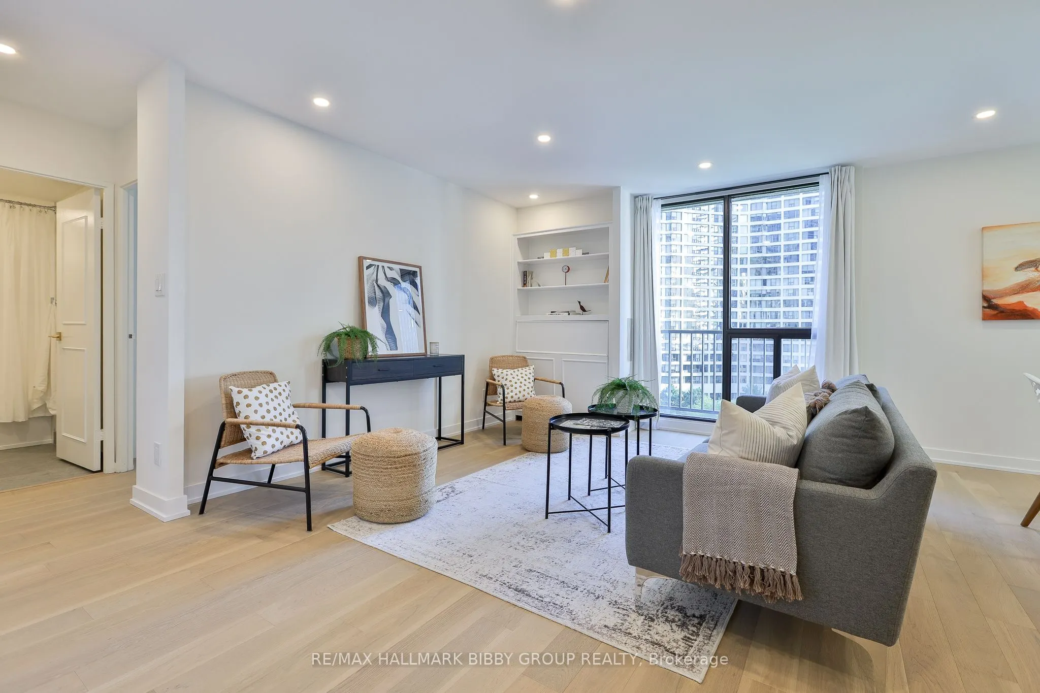 33 Harbour Square #1434