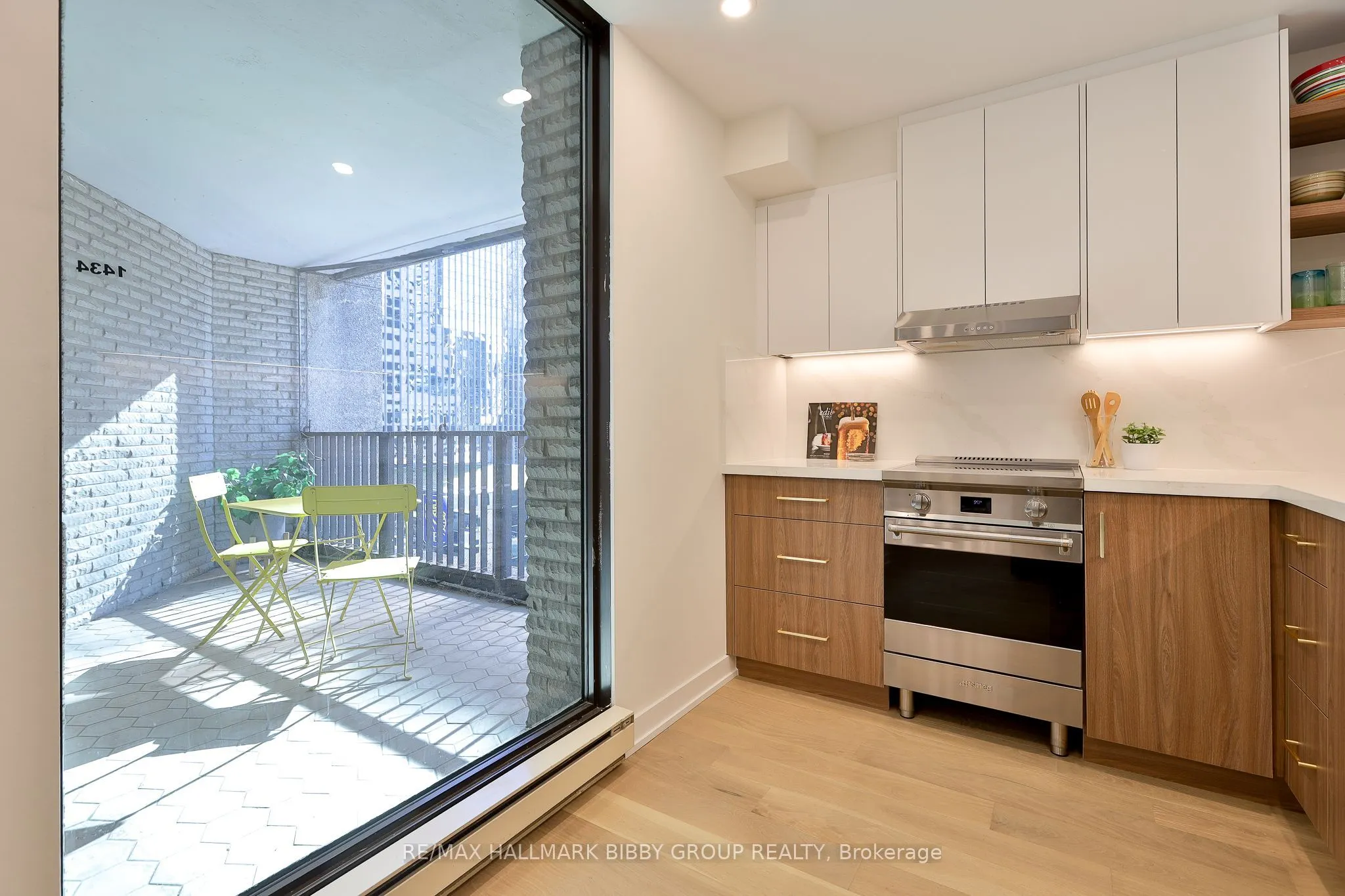 33 Harbour Square #1434