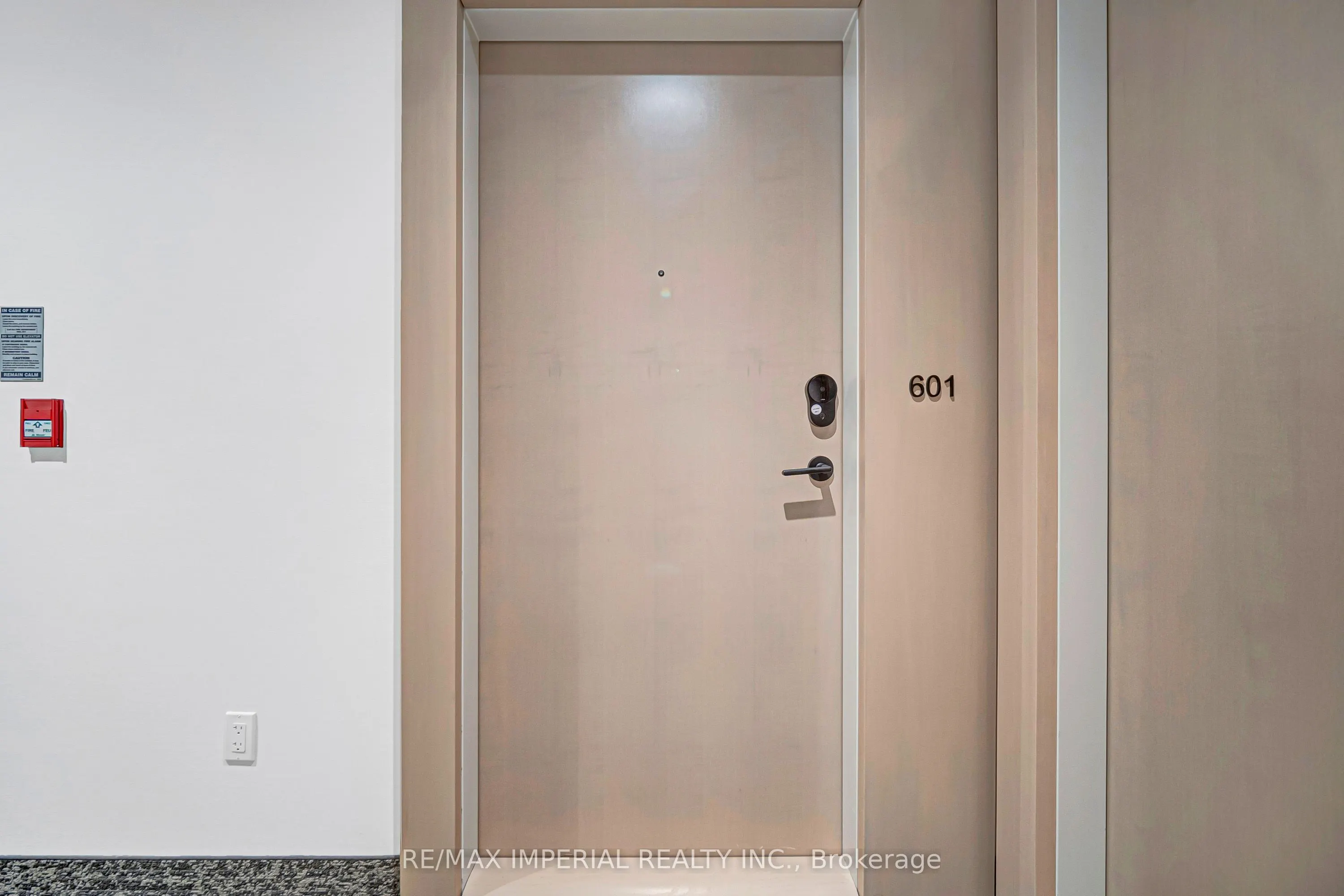280 Dundas Street W #601