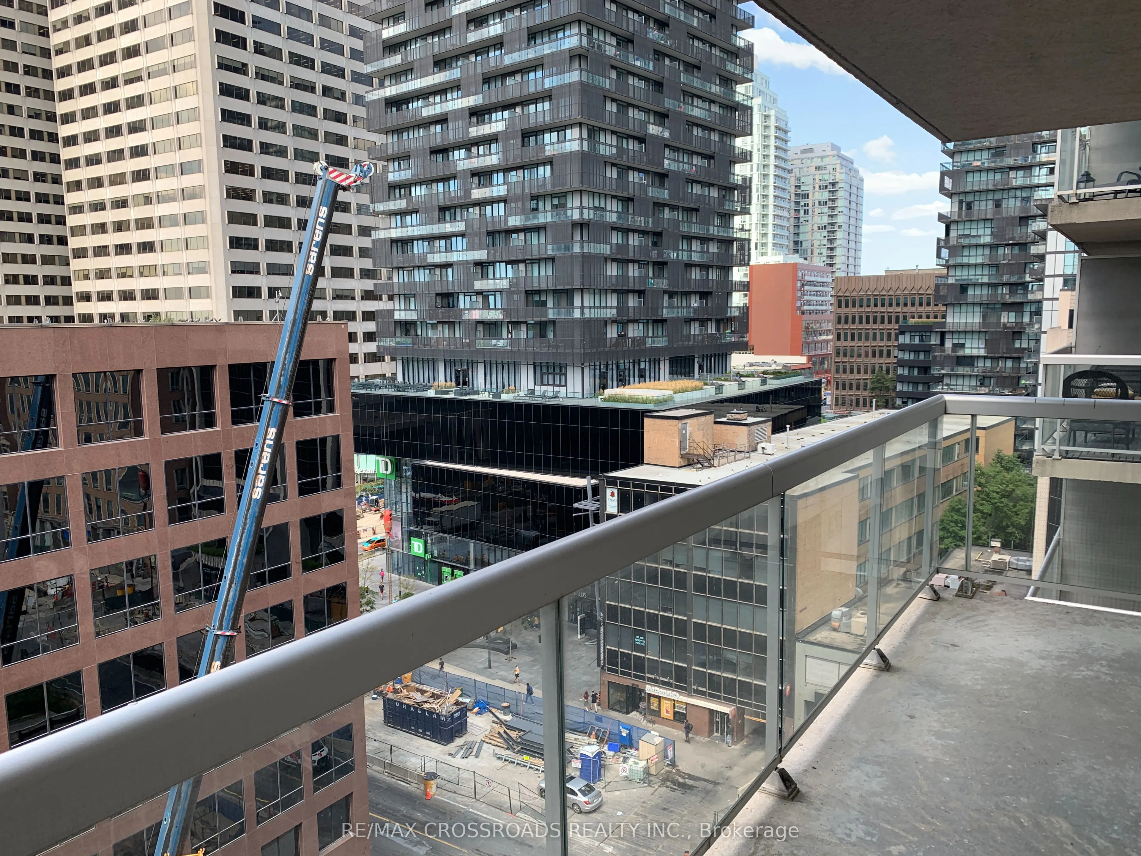43 Eglinton Avenue E #1211