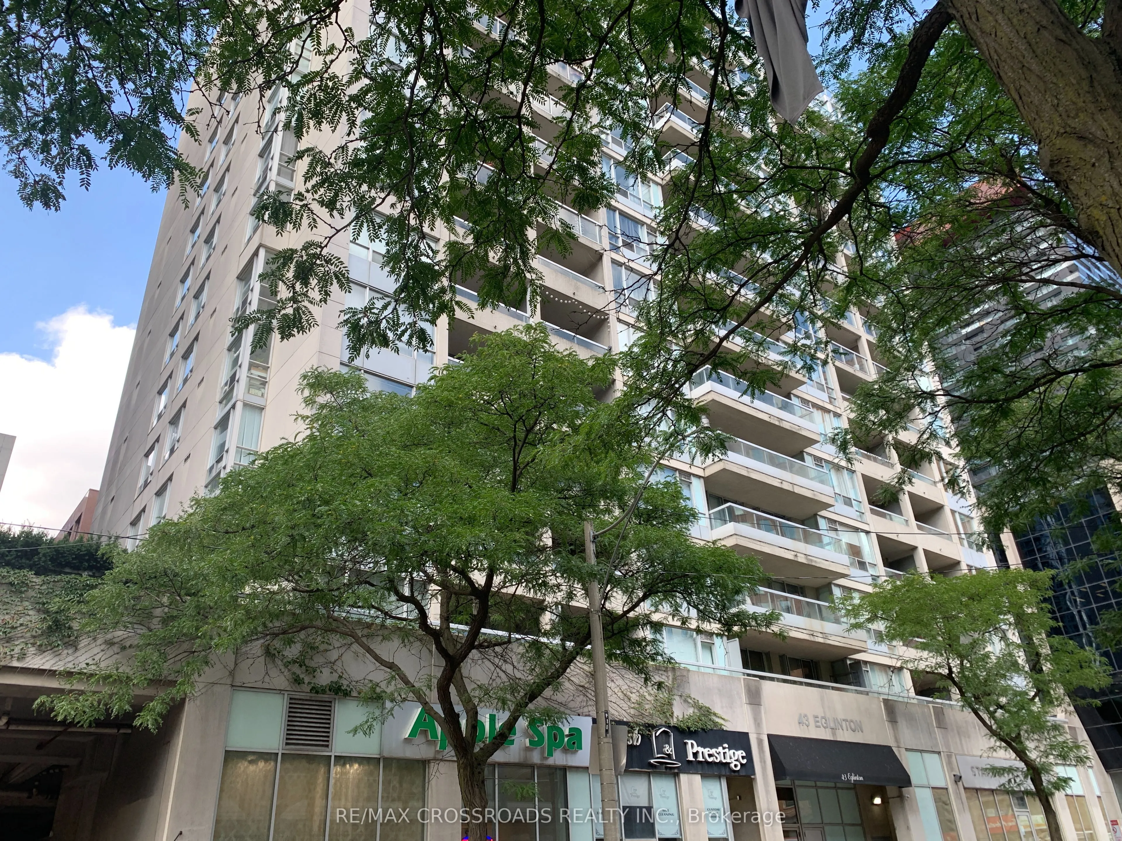 43 Eglinton Avenue E #1211