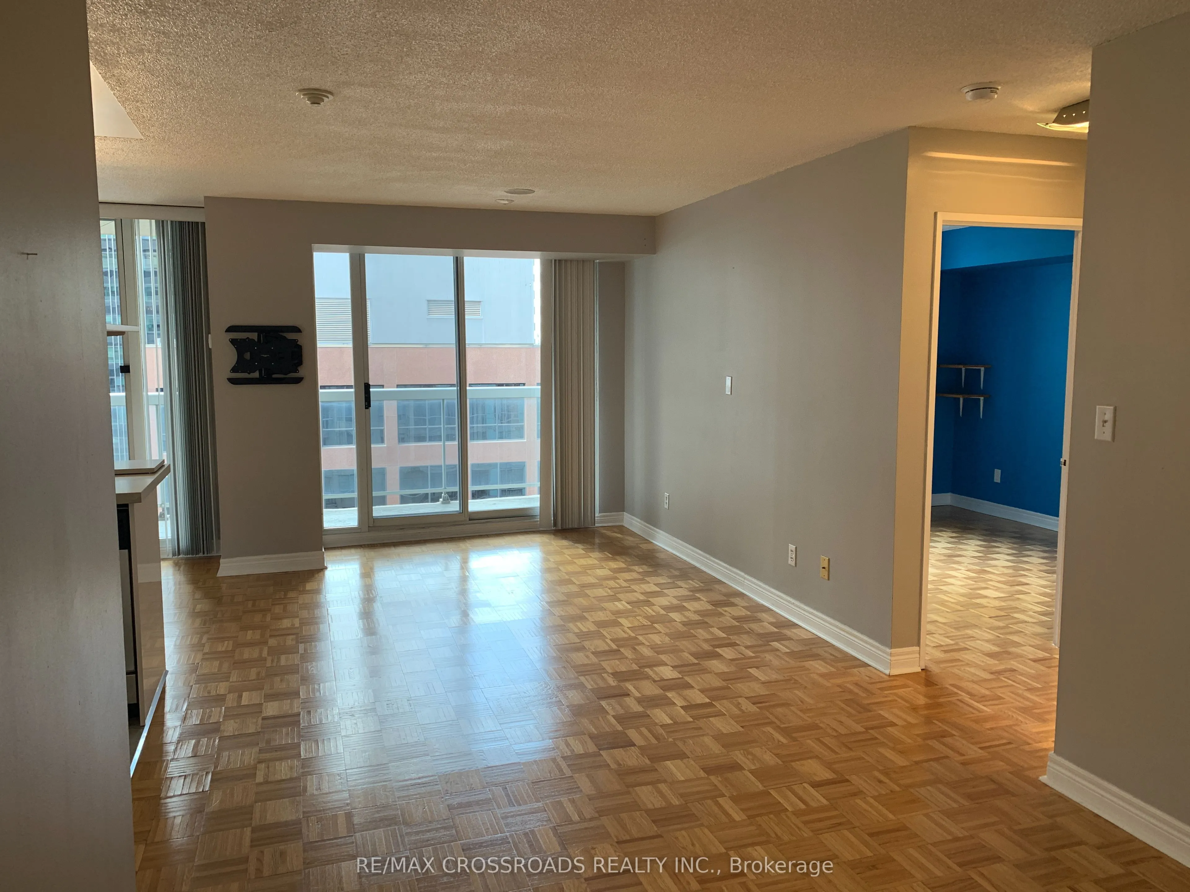43 Eglinton Avenue E #1211