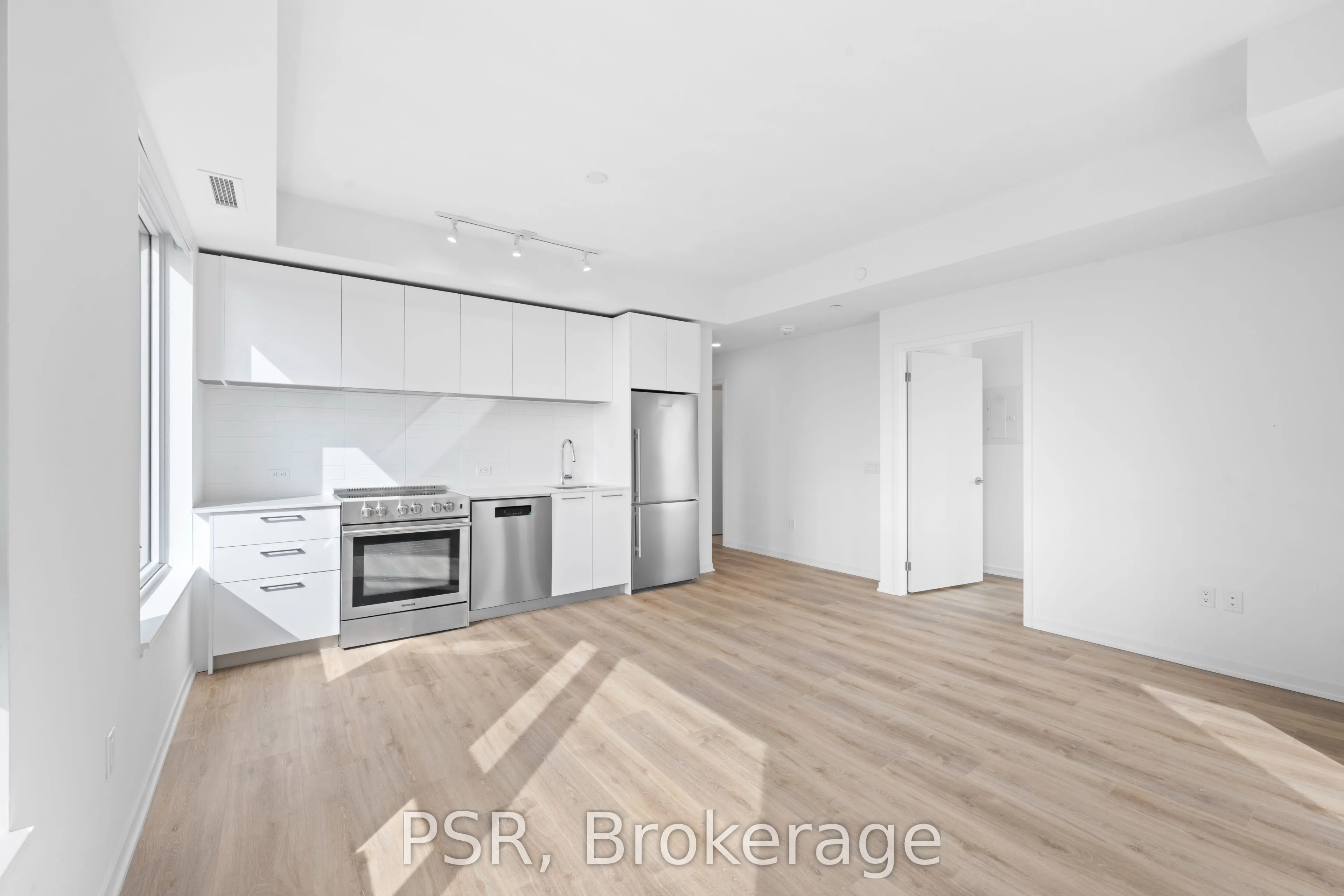 101 Roehampton Avenue #2510