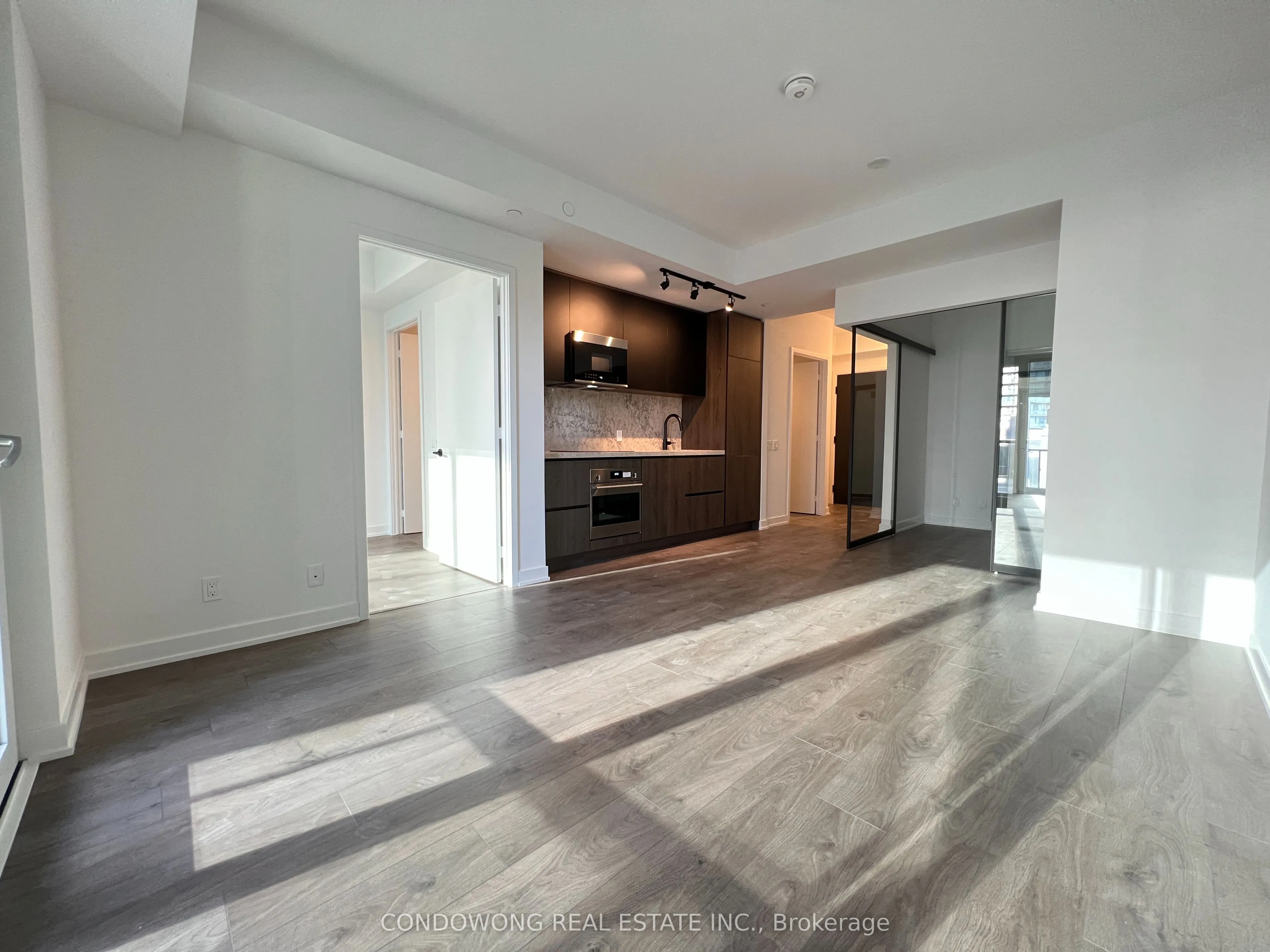 108 Peter Street #1106