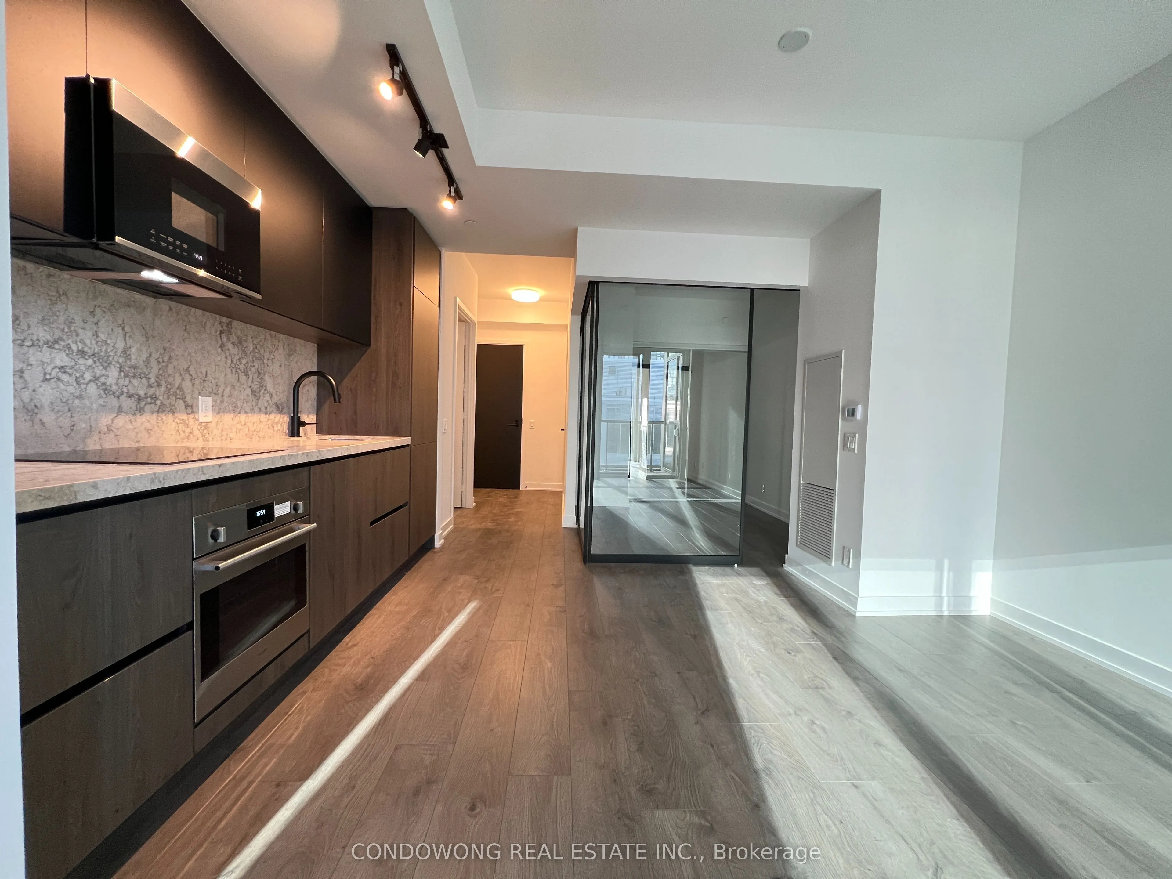 108 Peter Street #1106