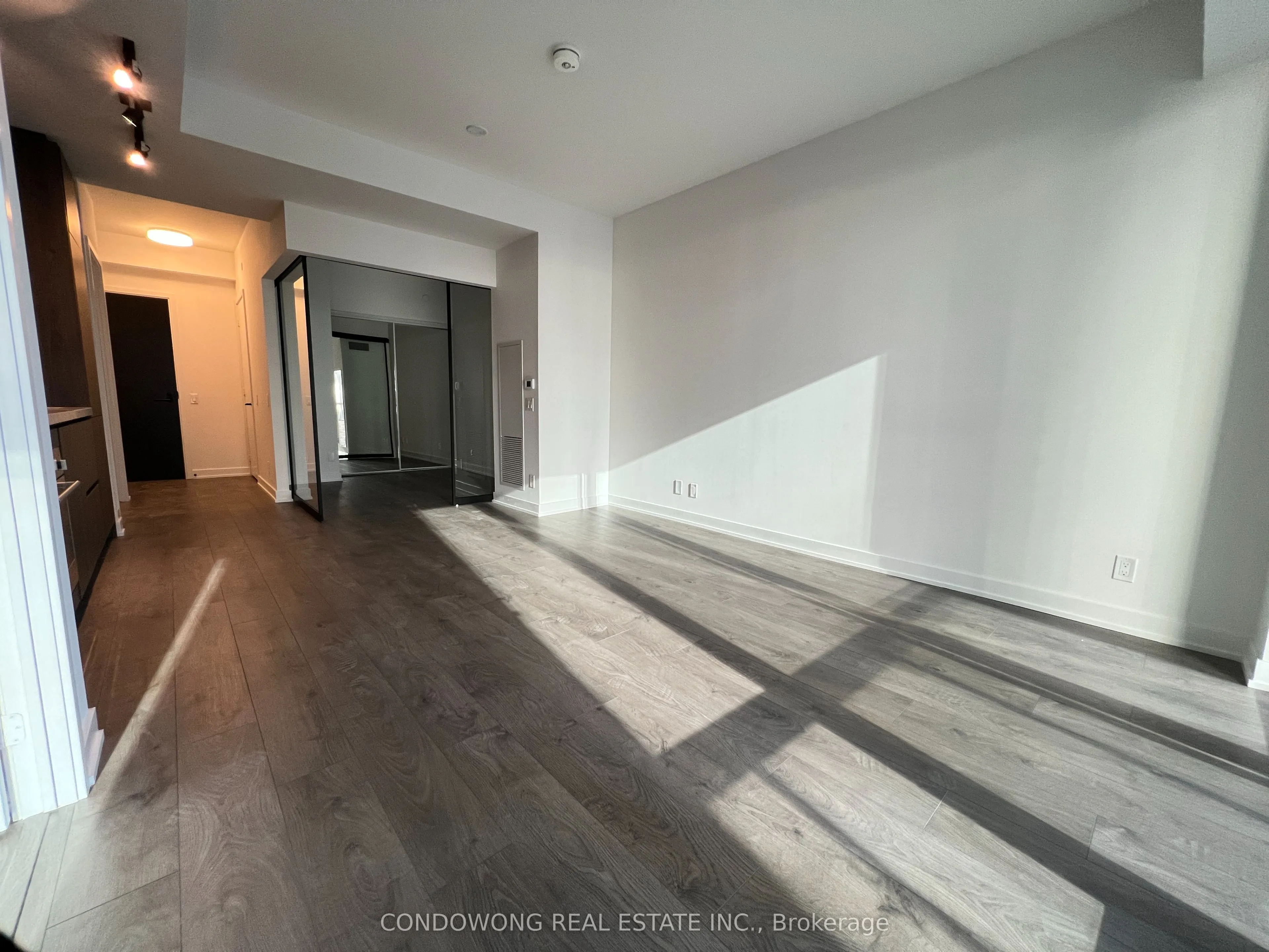 108 Peter Street #1106