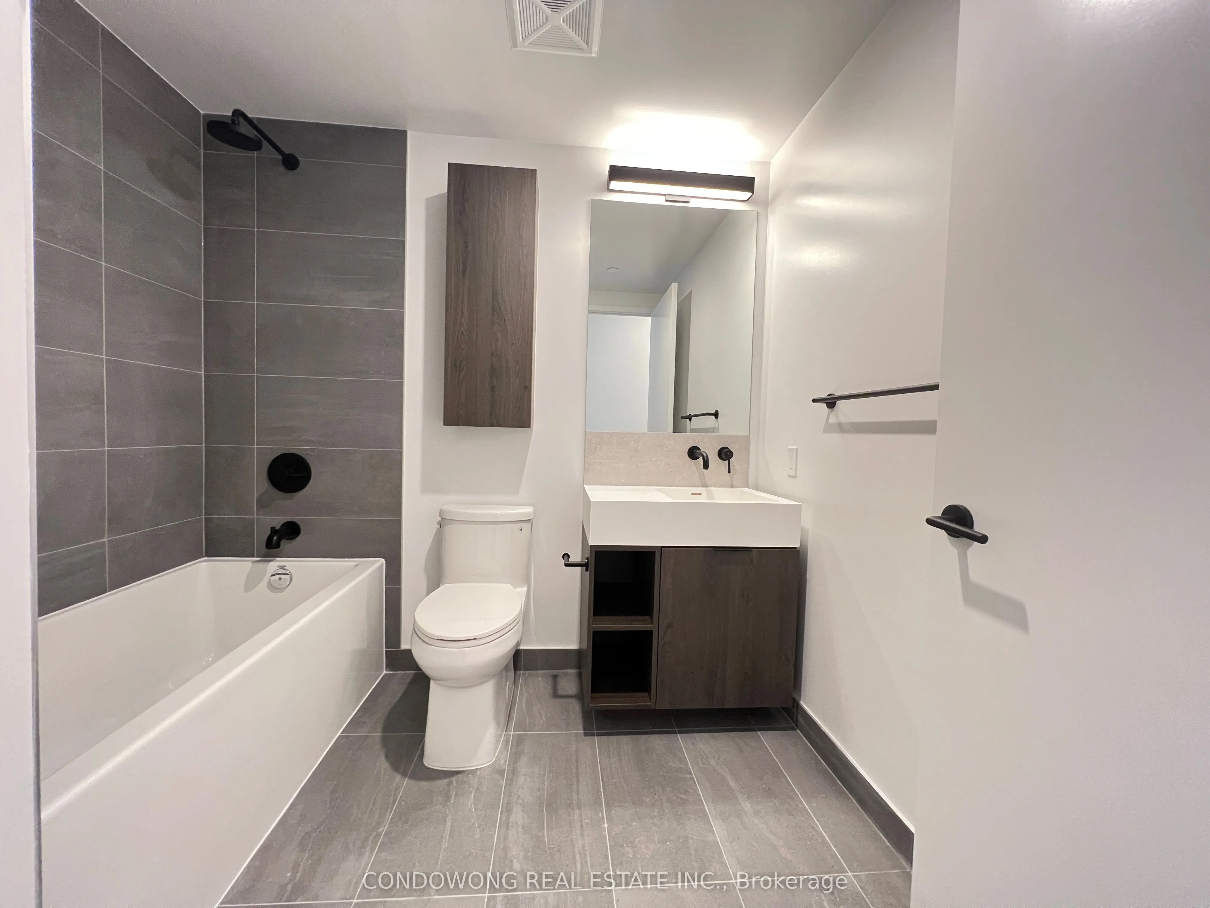 108 Peter Street #1106