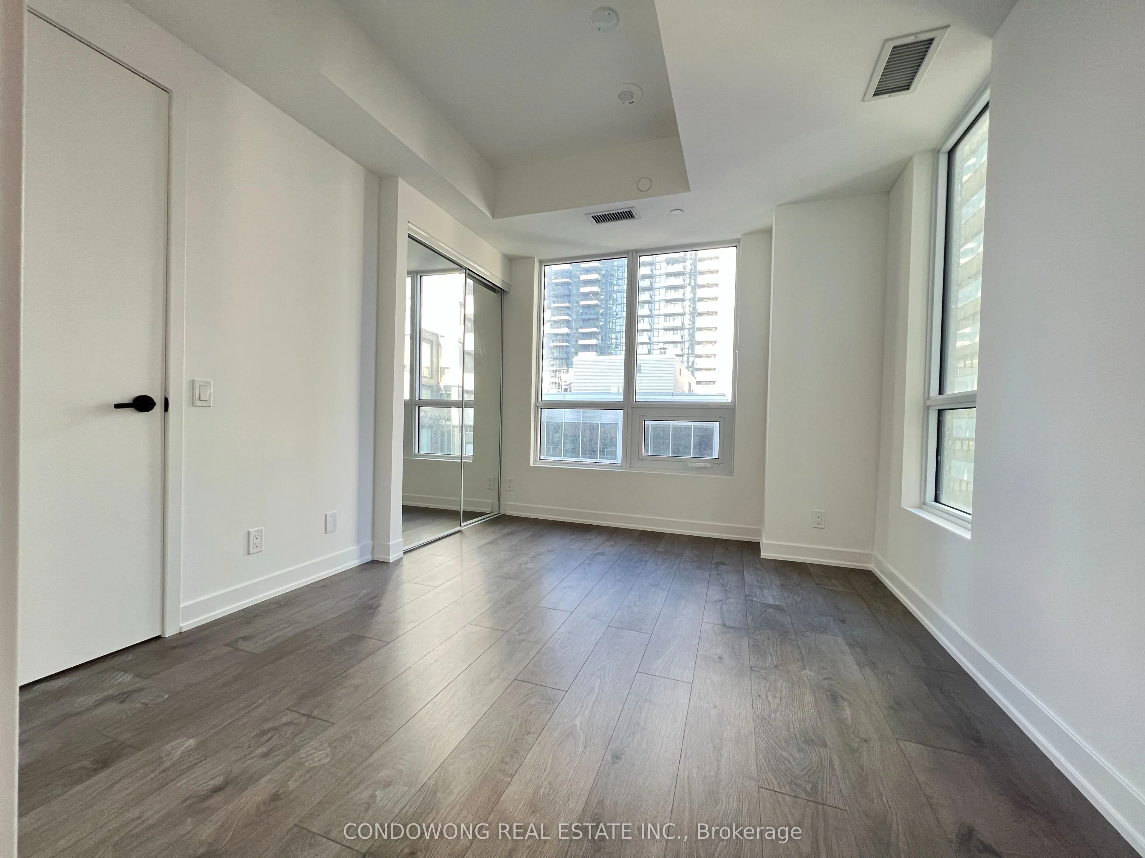 108 Peter Street #1106