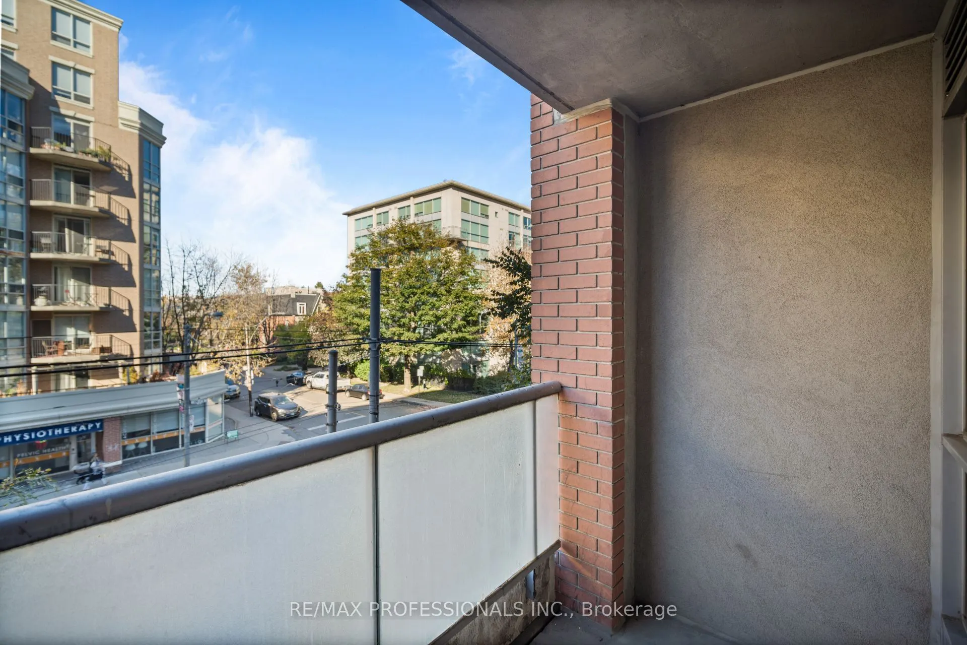 1005 King Street W #320