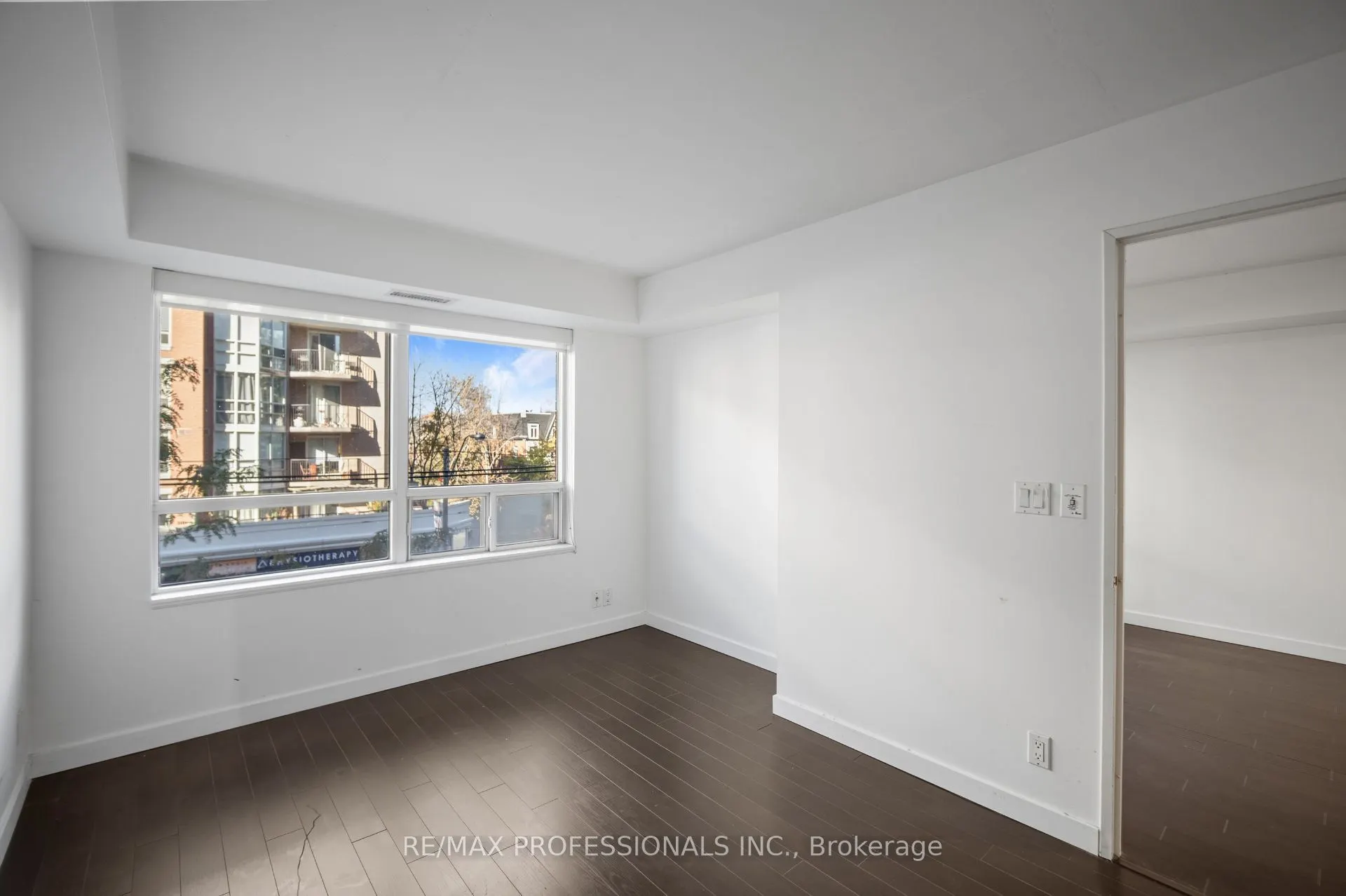 1005 King Street W #320