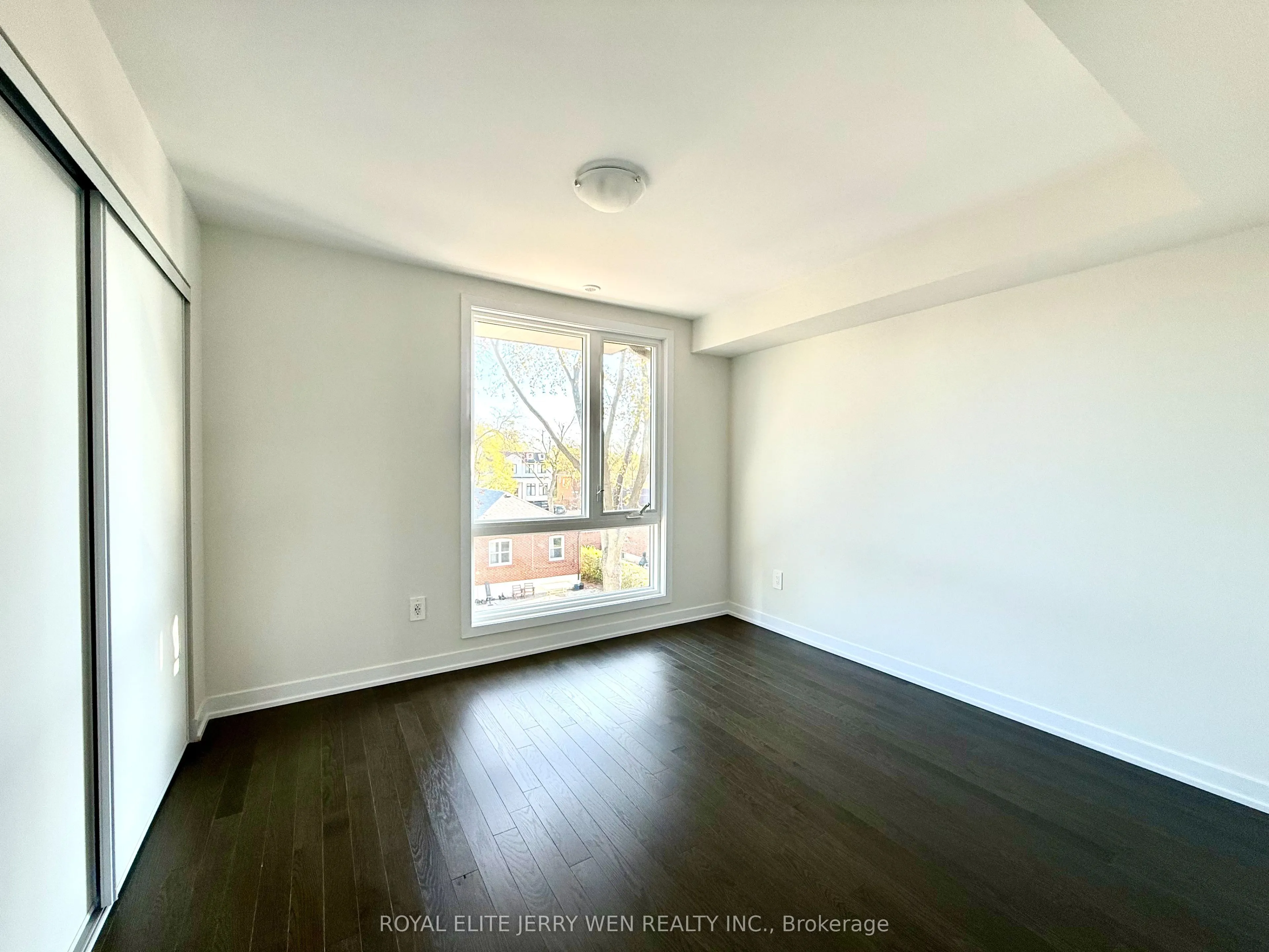 384 Lawrence Heights Way
