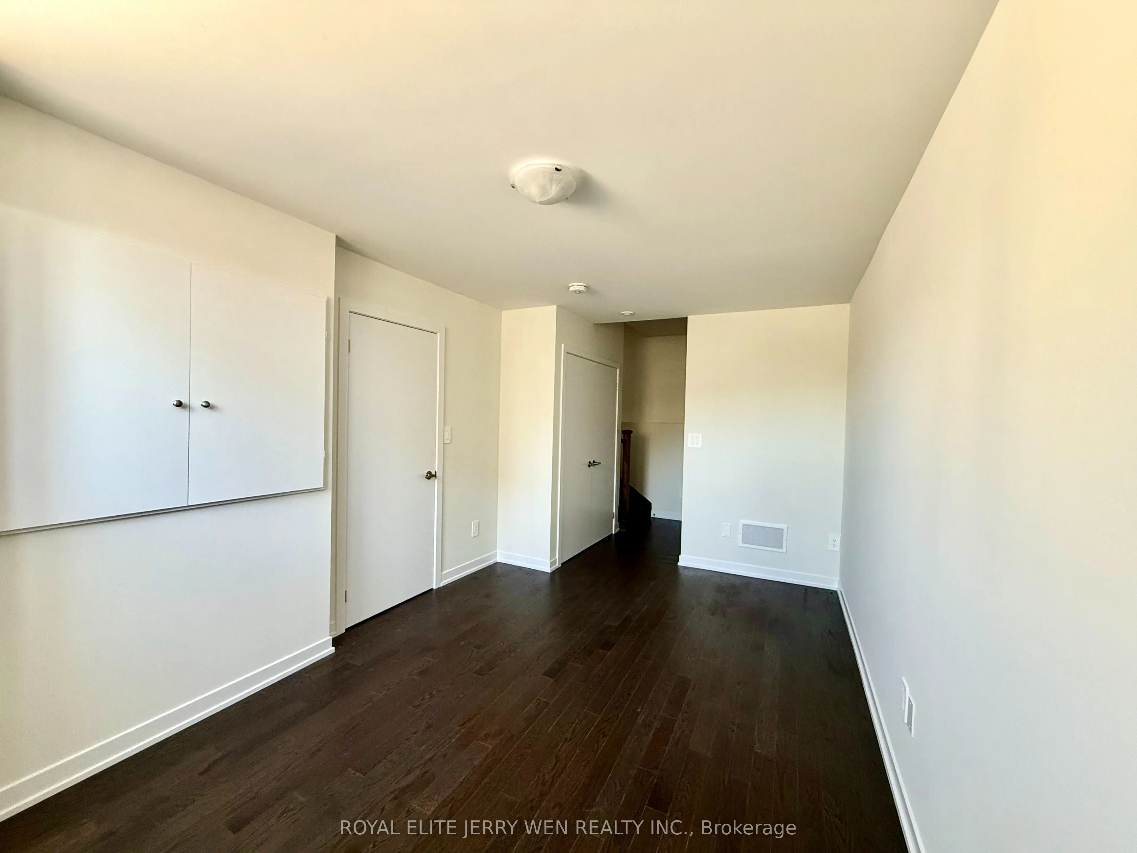 384 Lawrence Heights Way