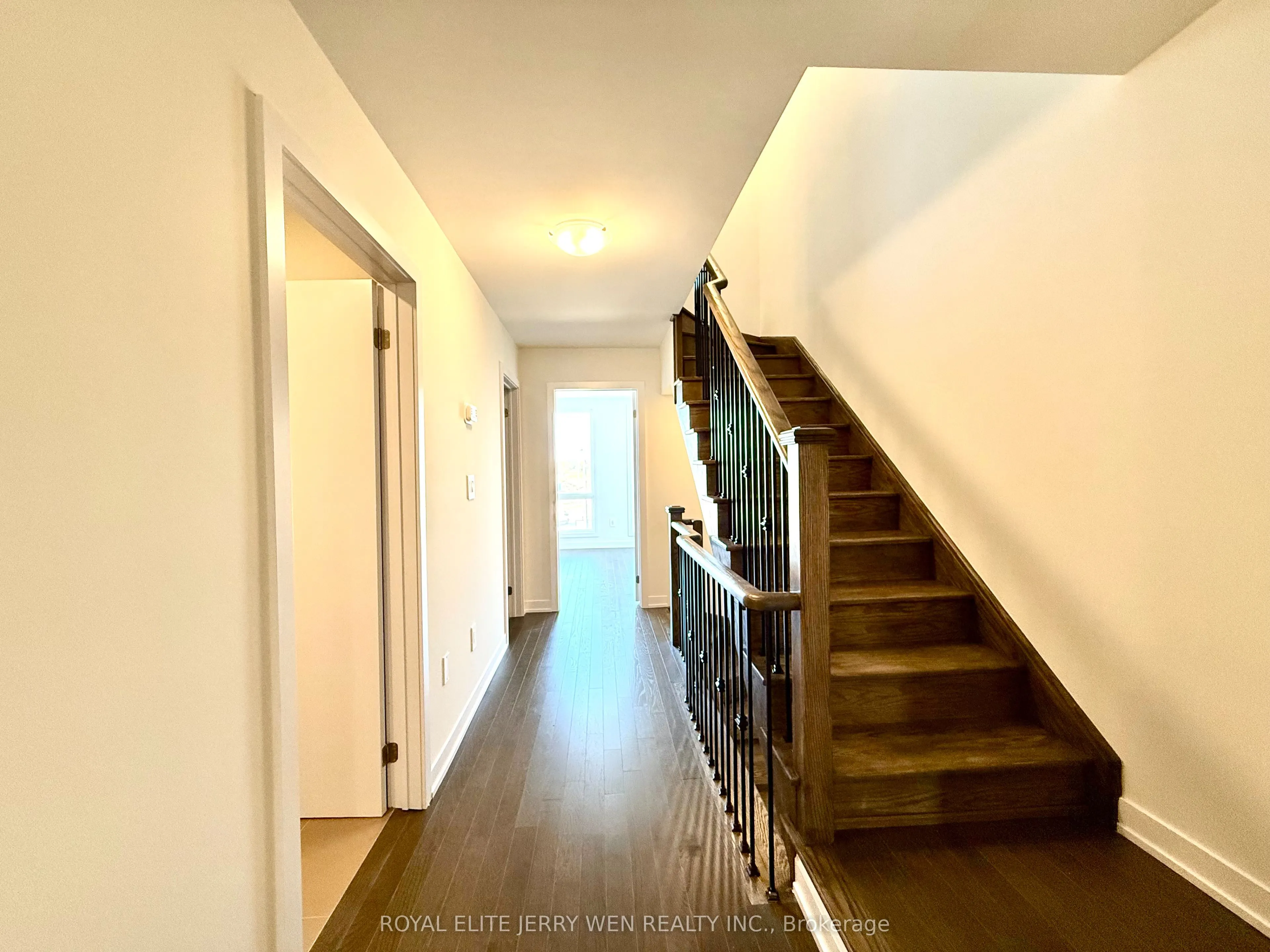 384 Lawrence Heights Way