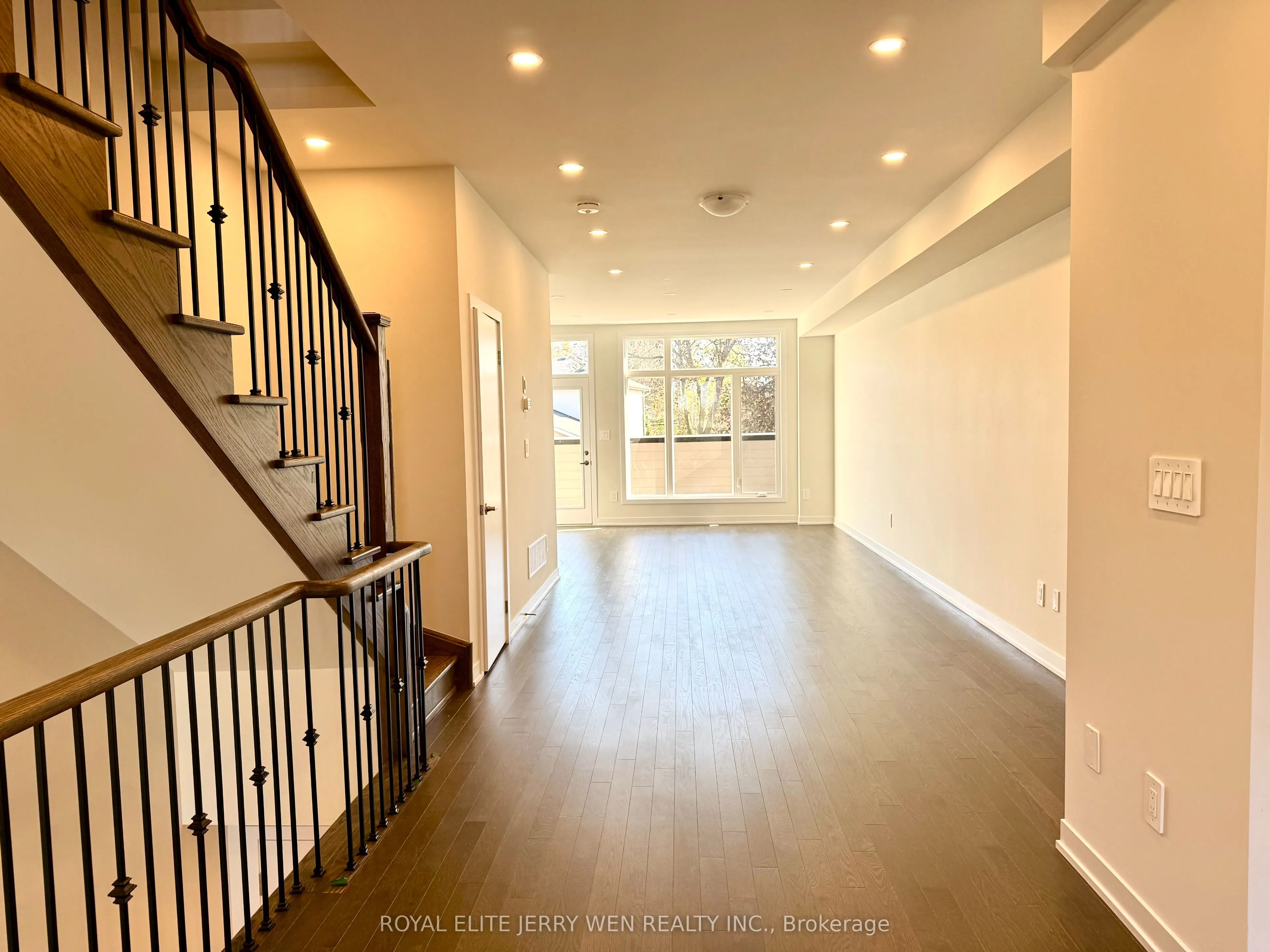384 Lawrence Heights Way