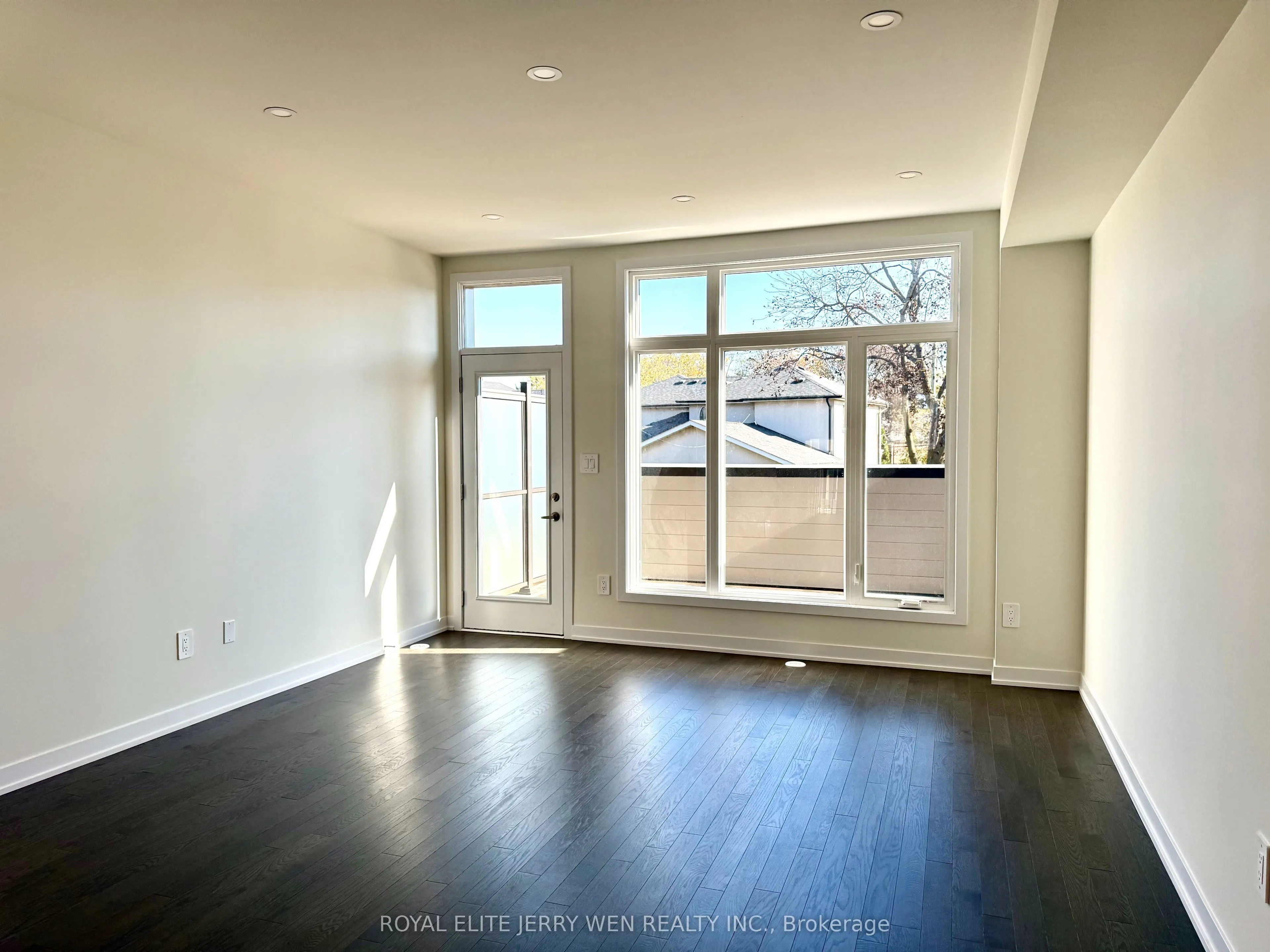 384 Lawrence Heights Way