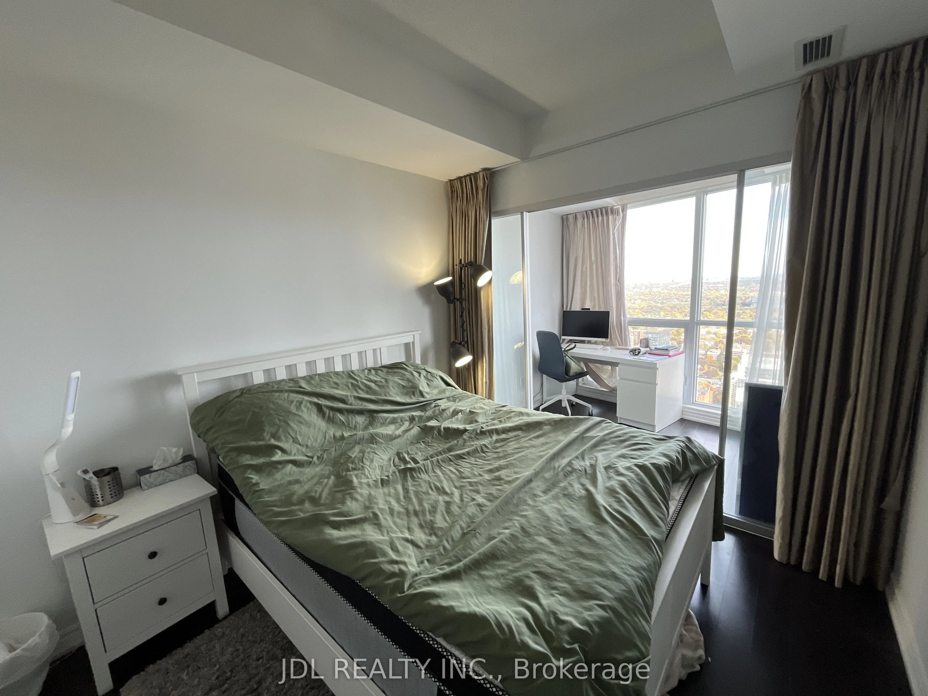 386 Yonge Street #5505