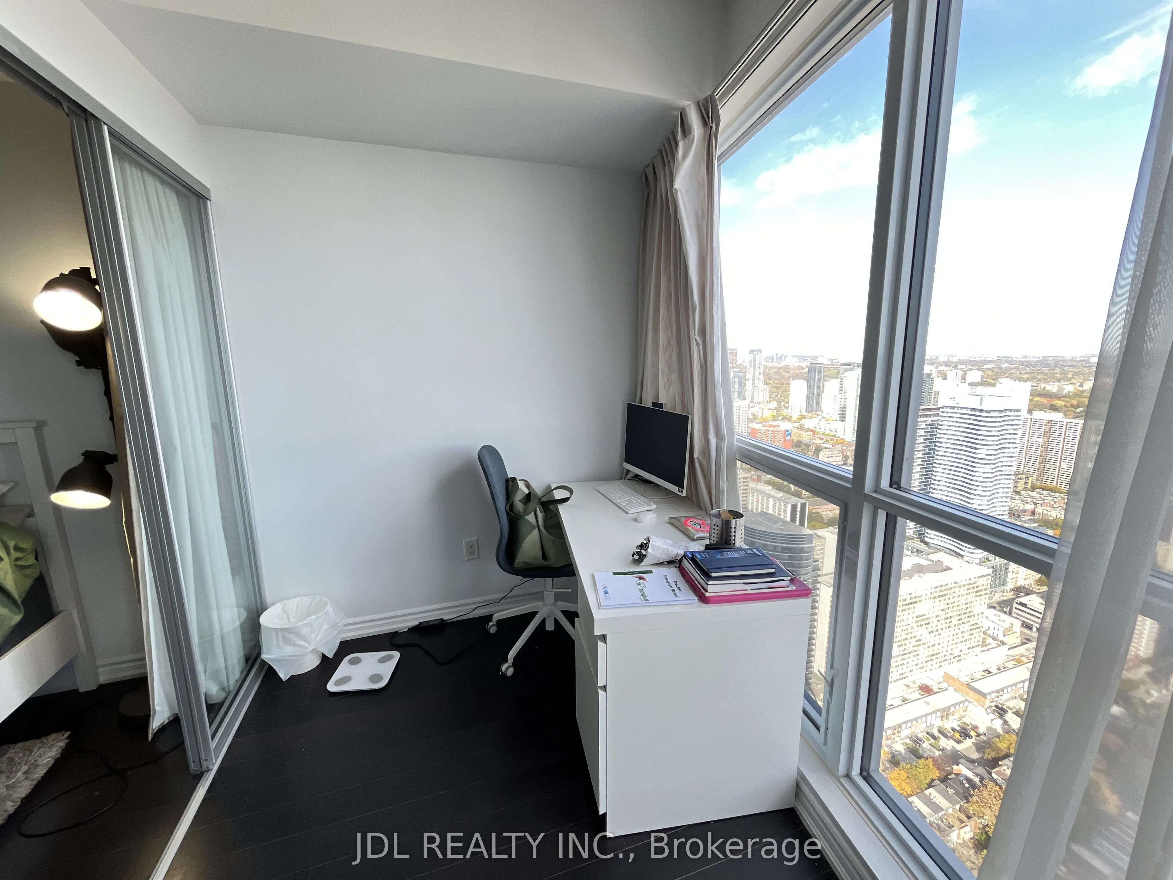 386 Yonge Street #5505