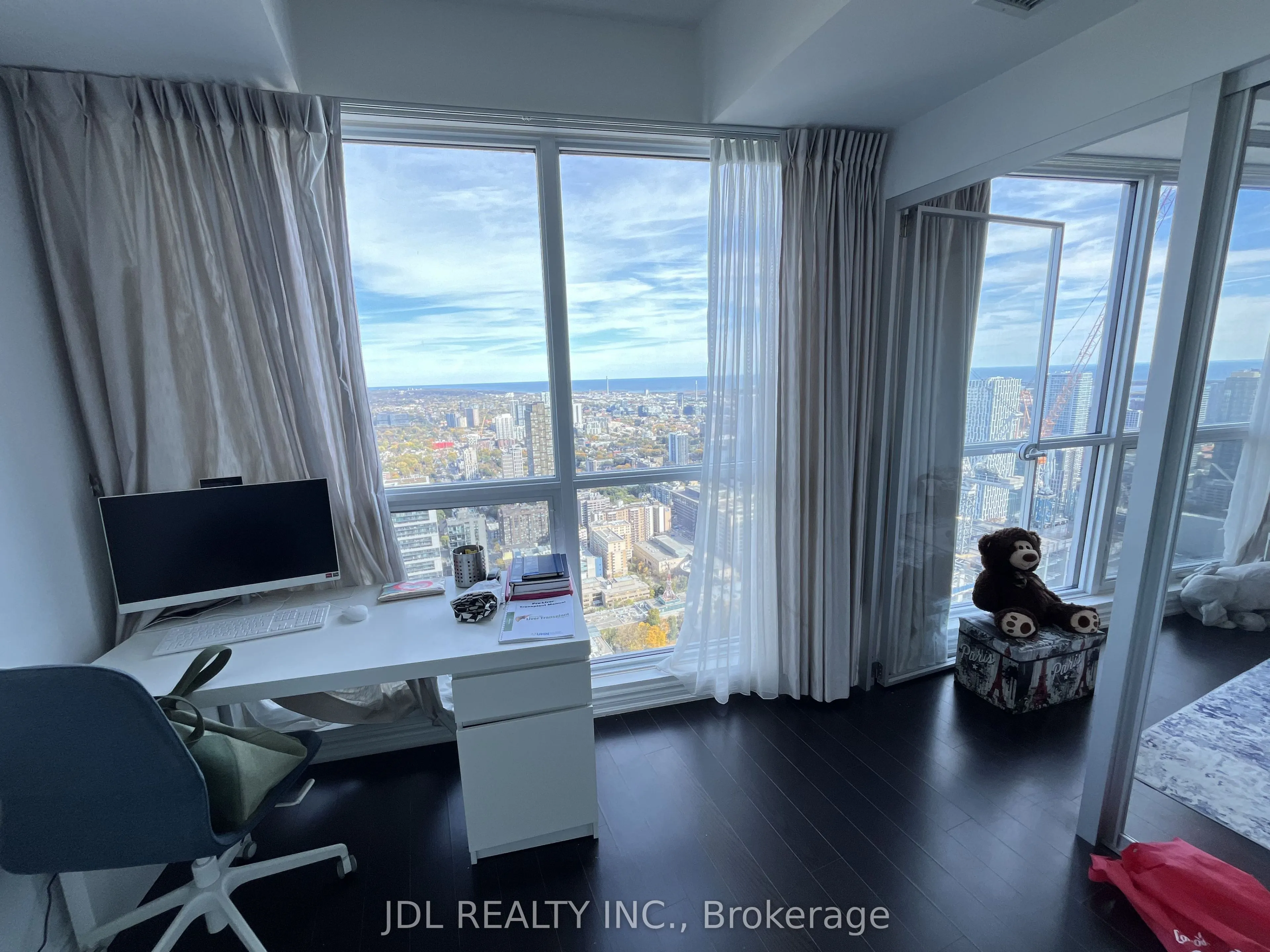 386 Yonge Street #5505