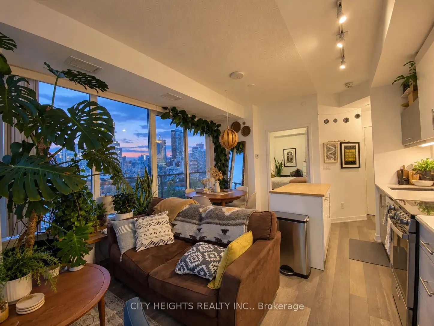 181 Huron Street #1307