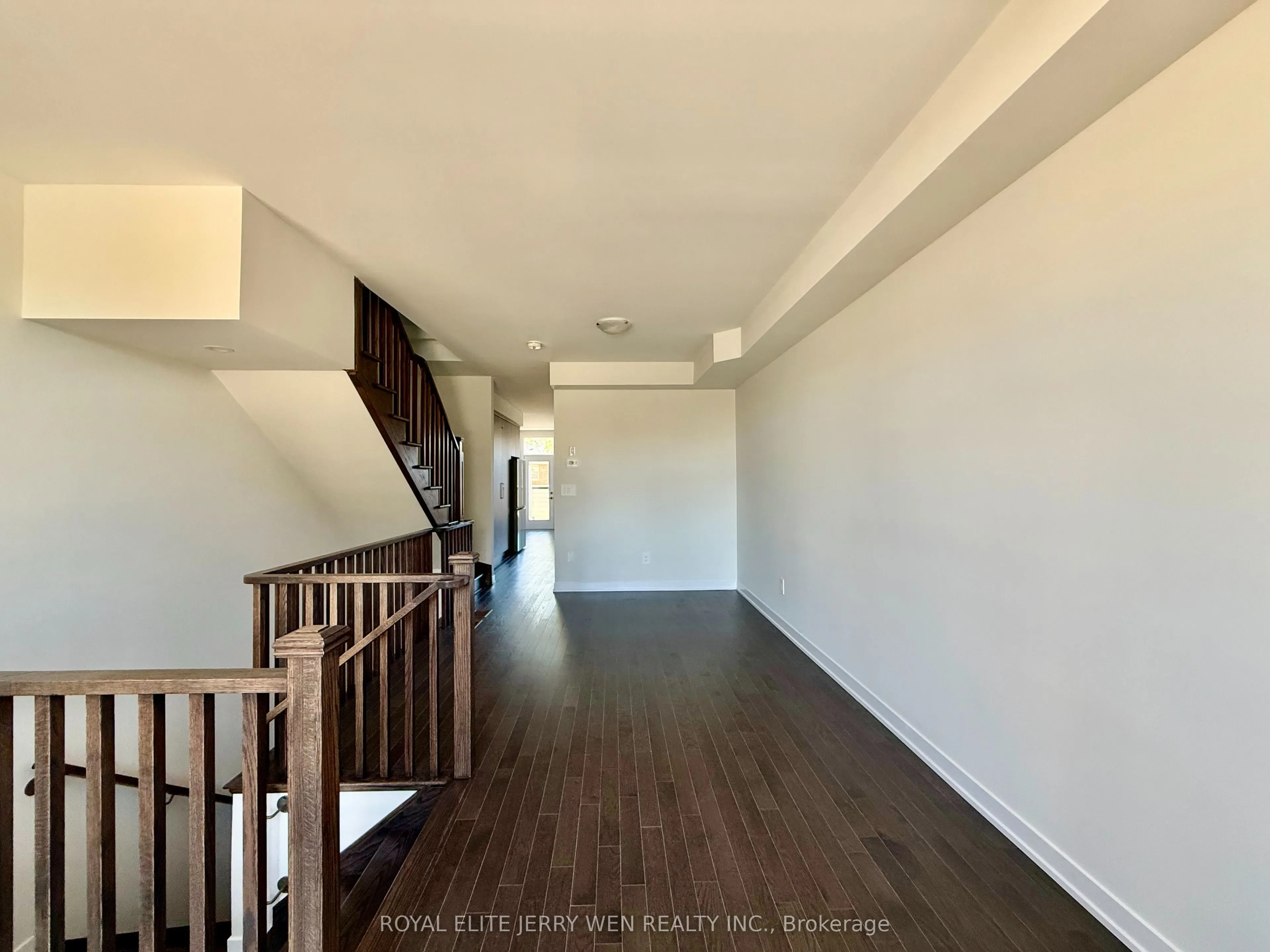 392 Lawrence Heights Way