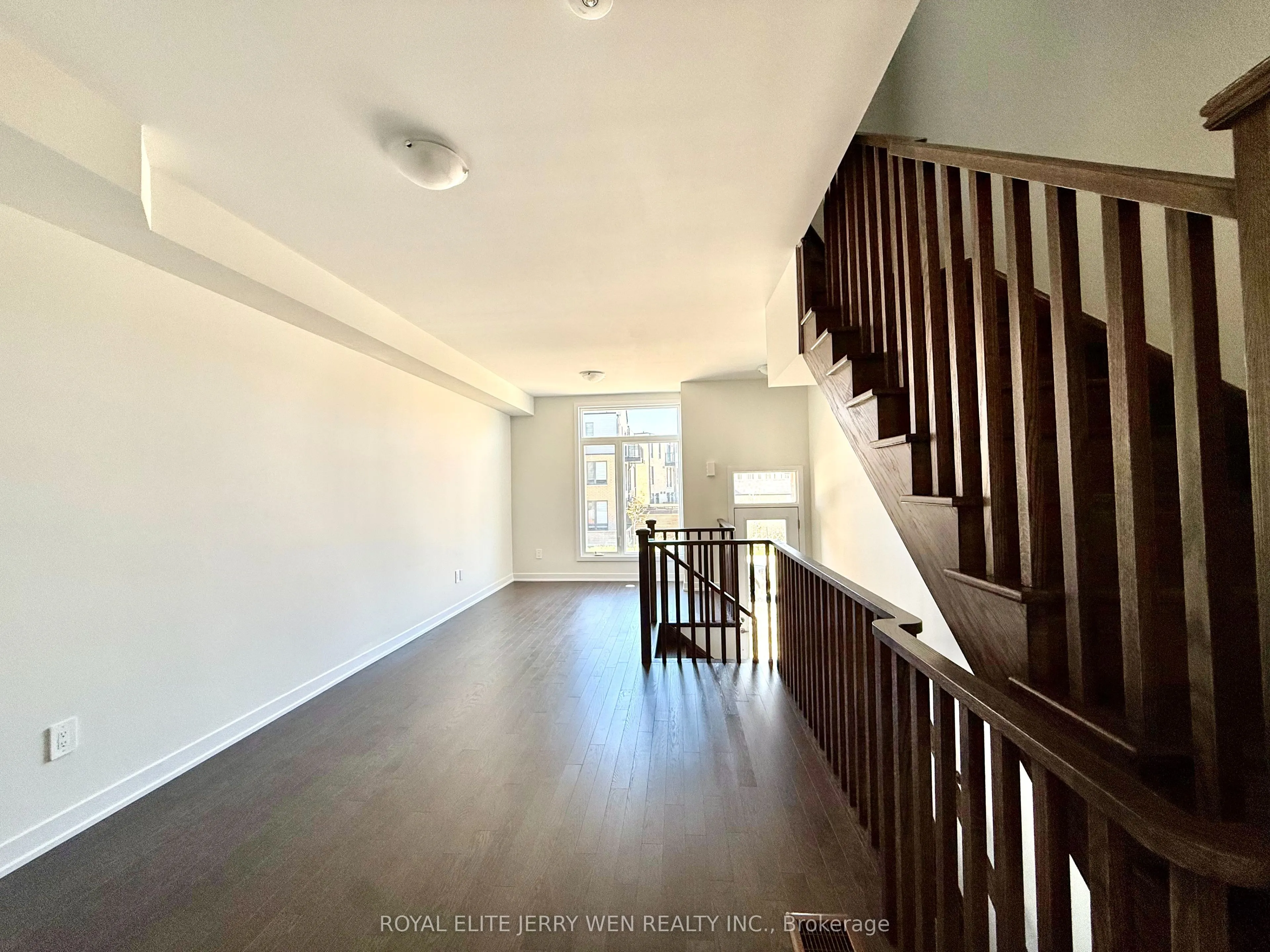 392 Lawrence Heights Way