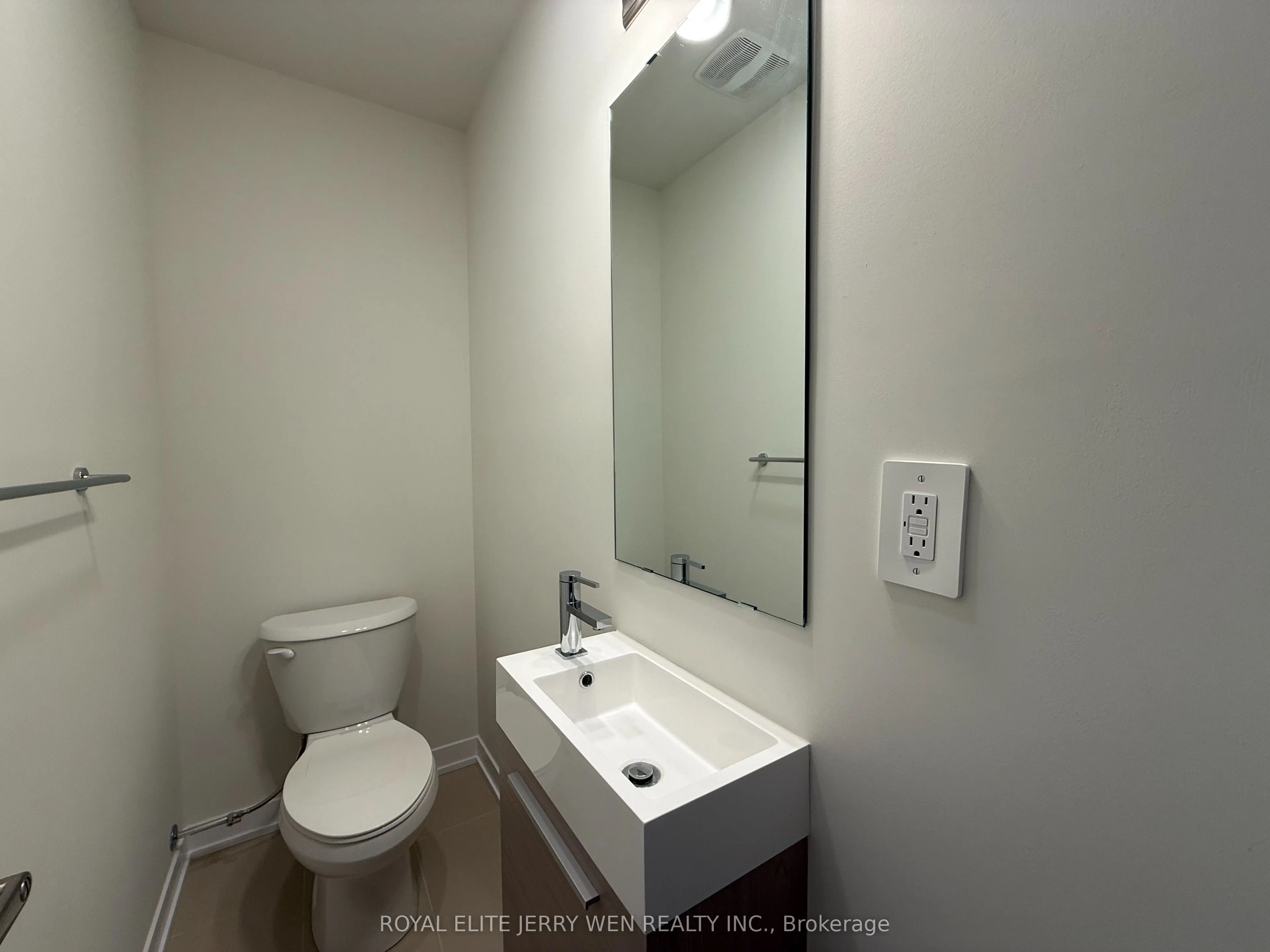 392 Lawrence Heights Way