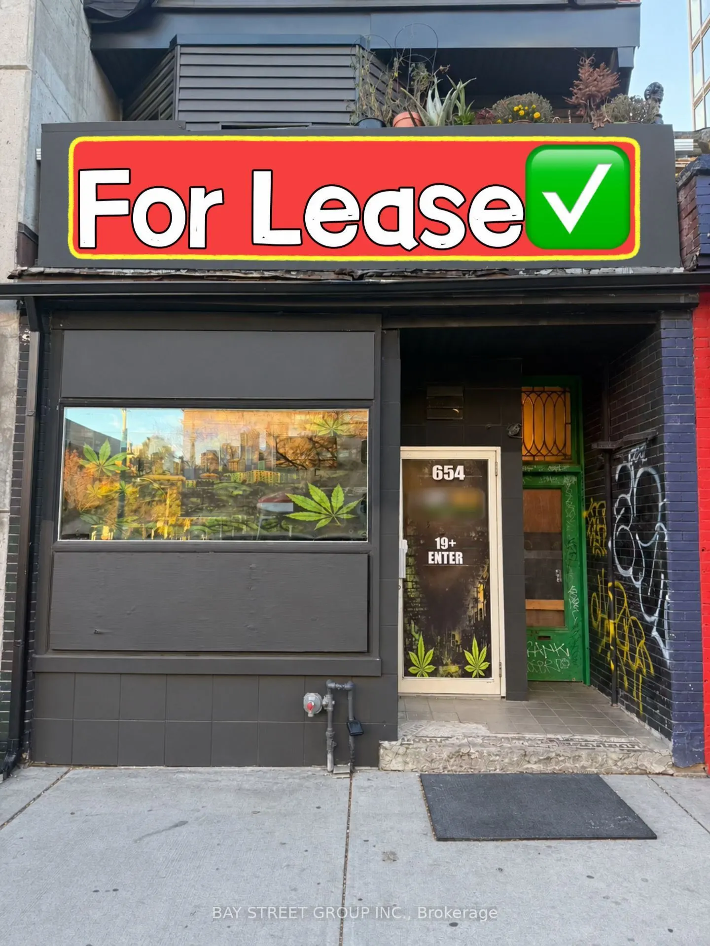 654 Spadina Avenue