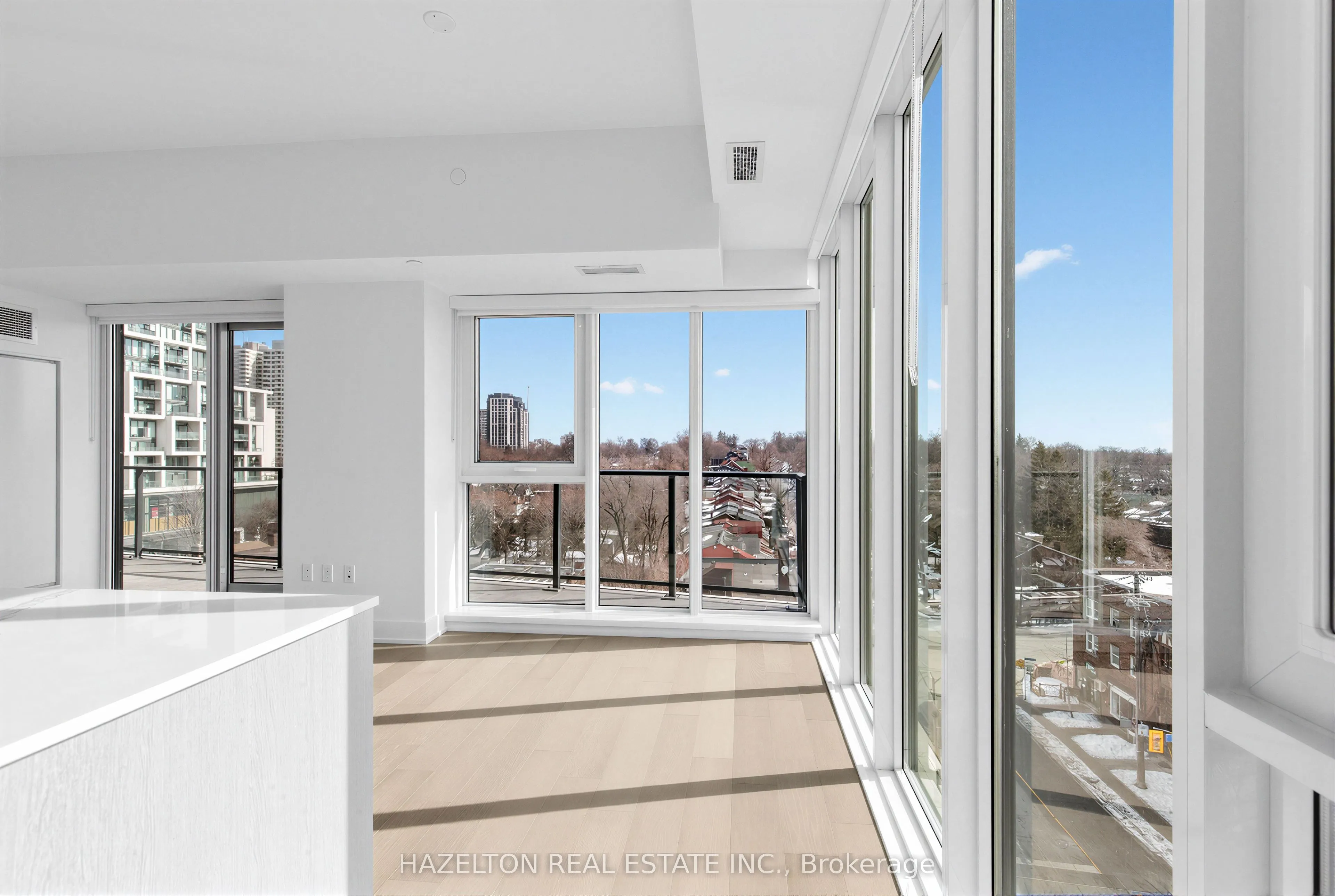 8 Manor Road W #602